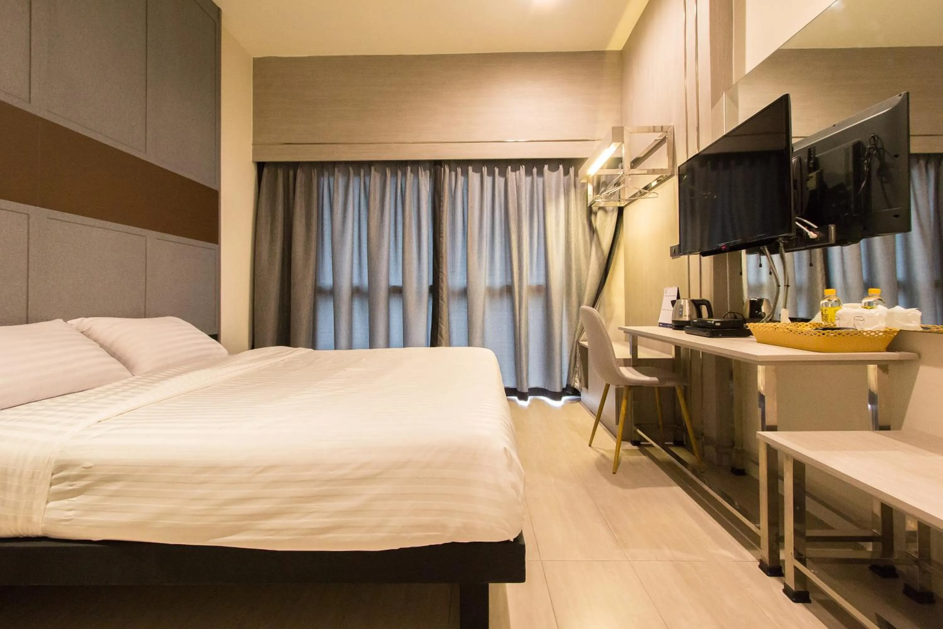 Bedroom, Bed in Lazy Sunday hostel