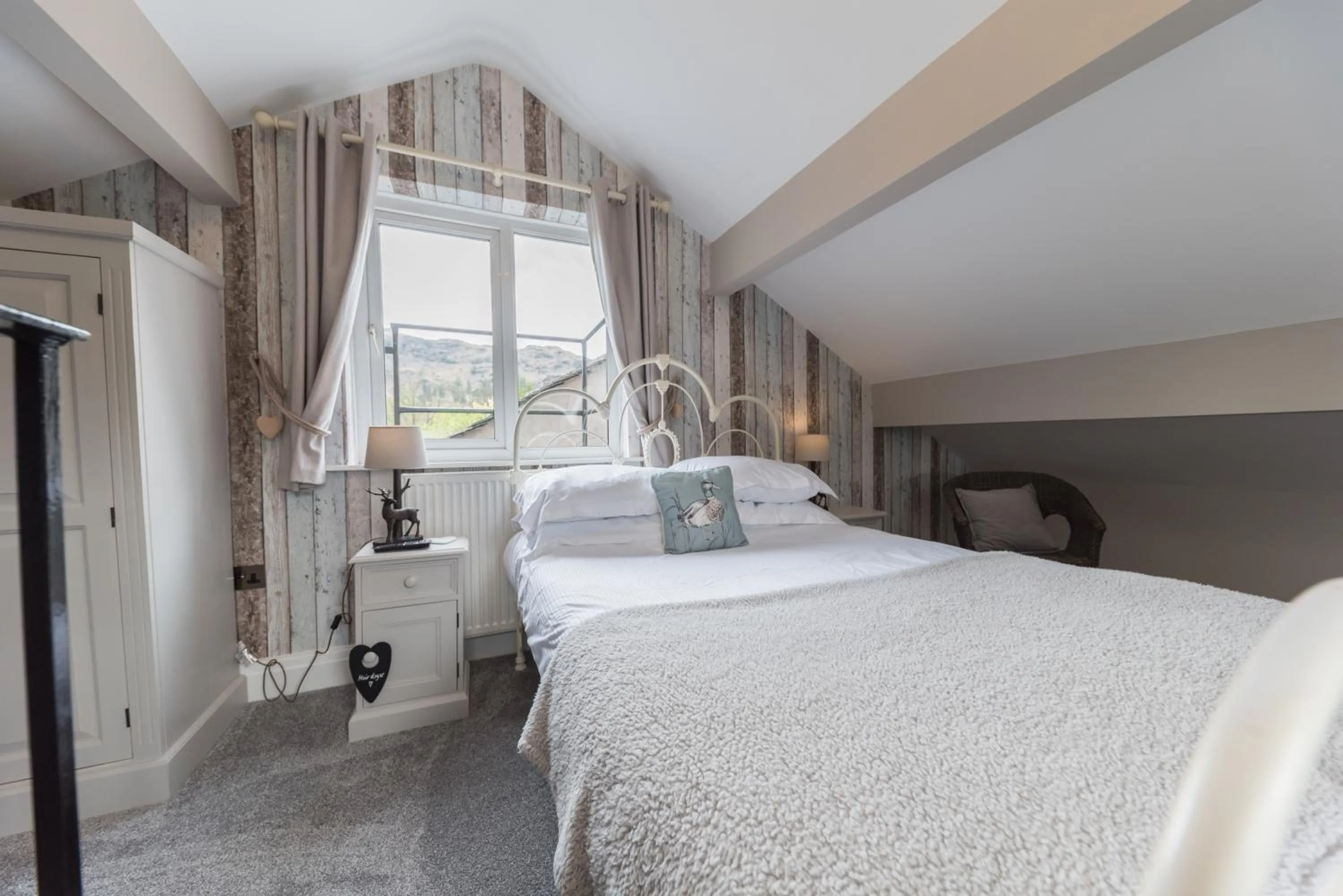 Bedroom, Bed in Heidi's Grasmere Lodge