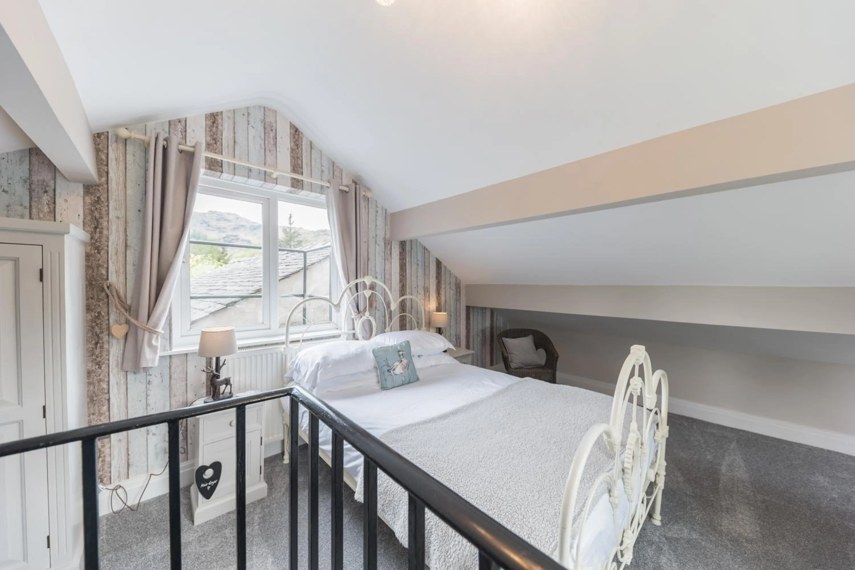 Bedroom, Bed in Heidi's Grasmere Lodge