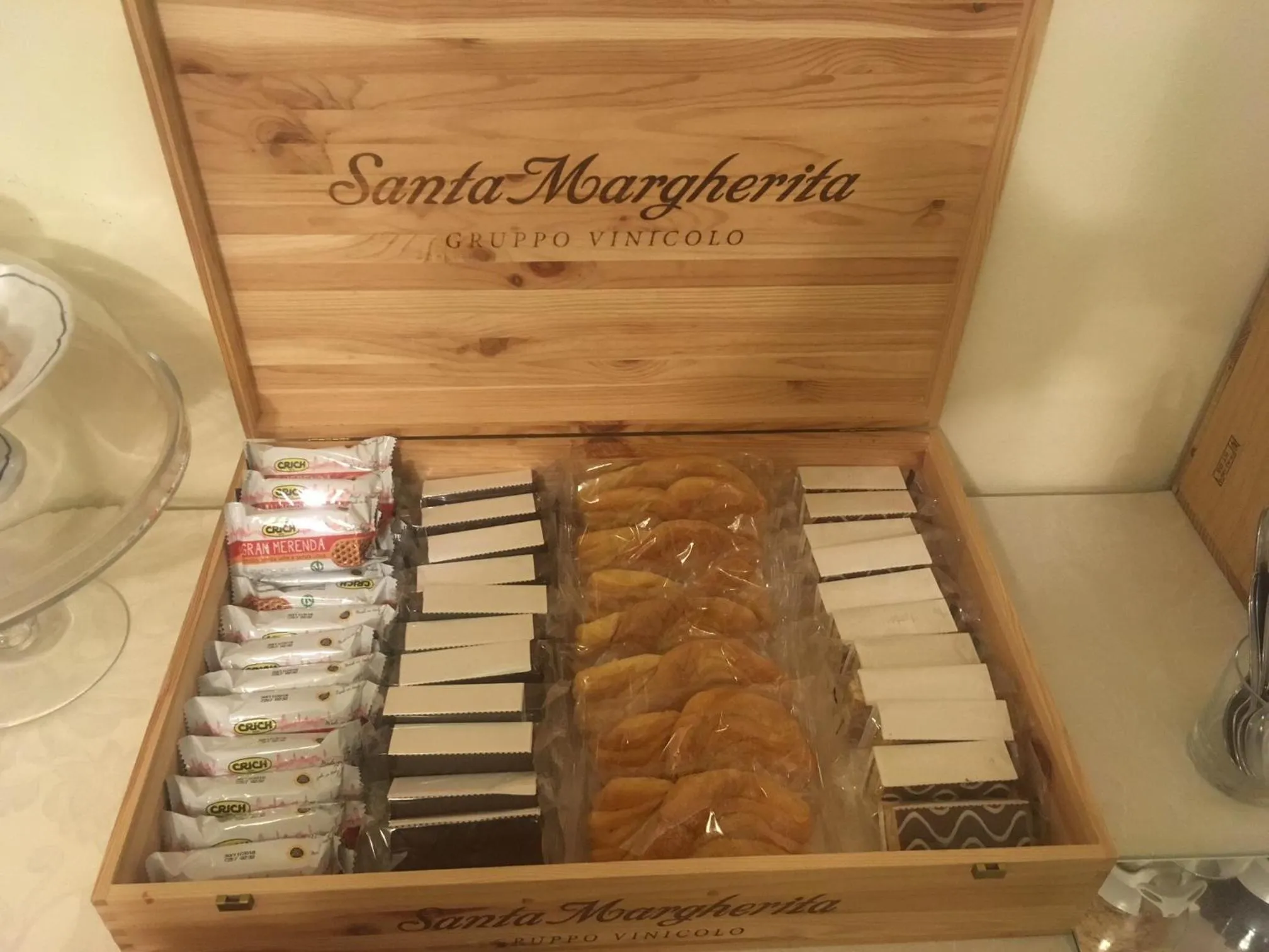 Food and drinks in Hotel Nastro Azzurro