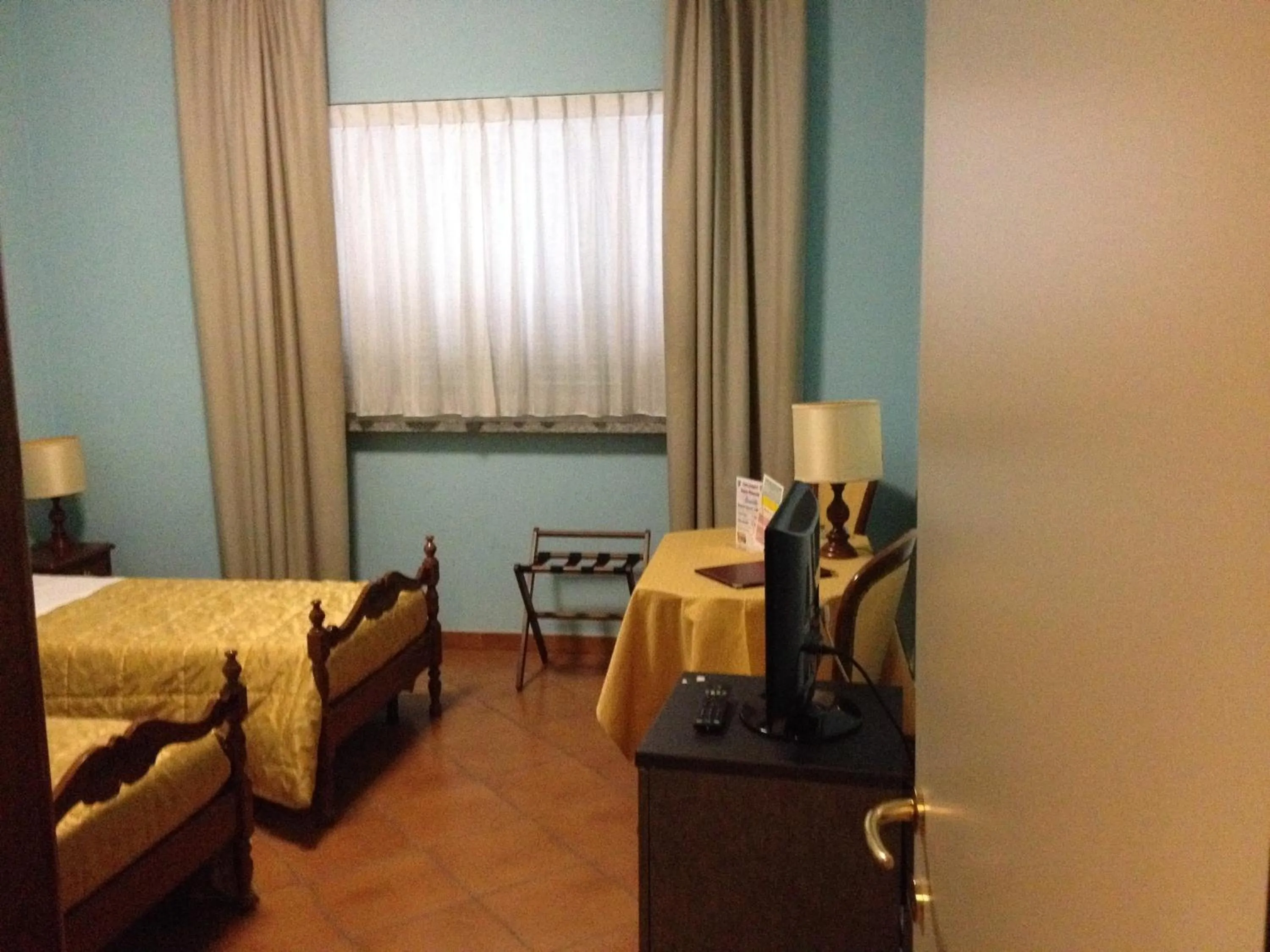Bathroom, Bed in Hotel Nastro Azzurro