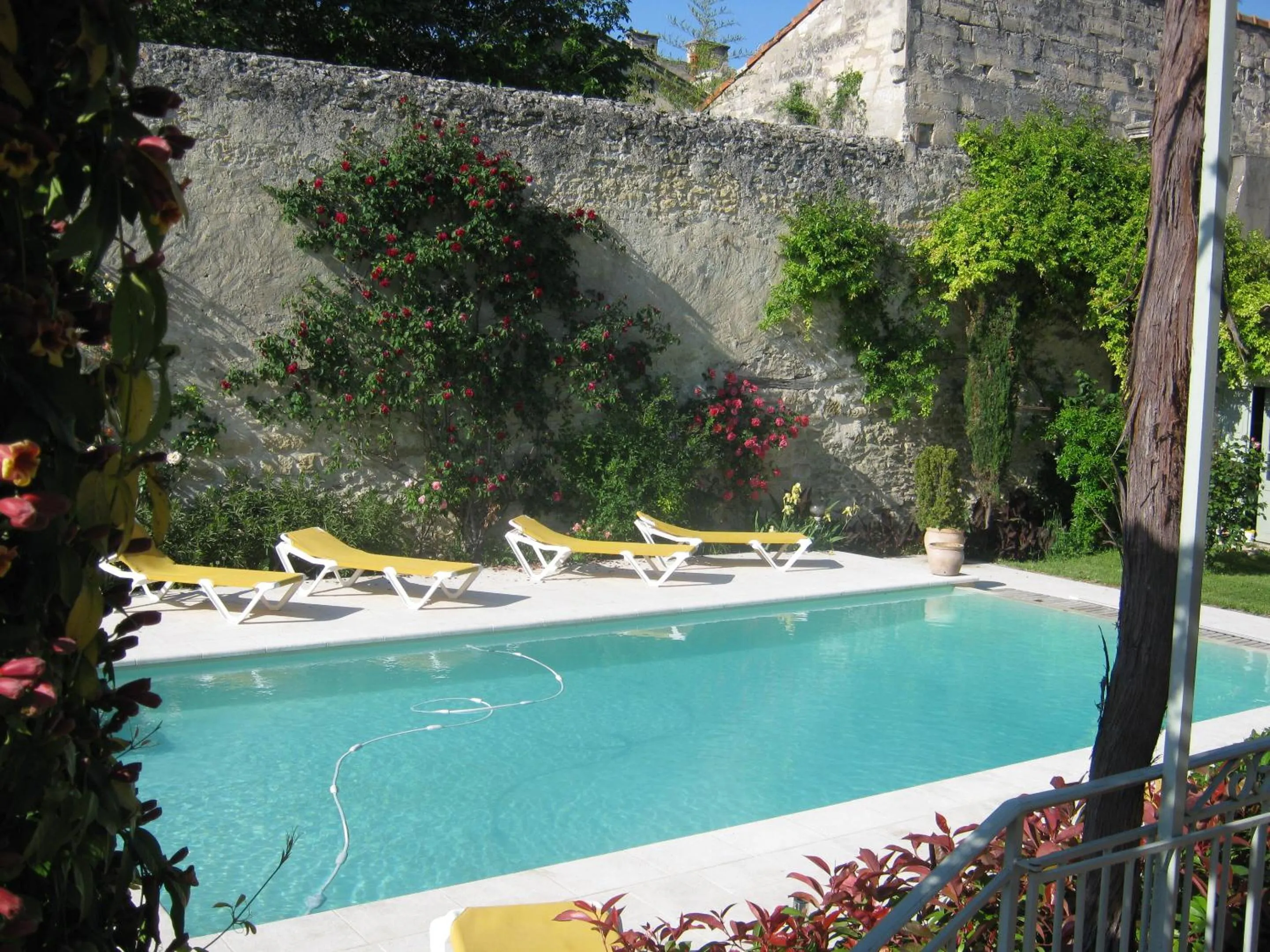 Pool view in Les Jardins De La Livrée