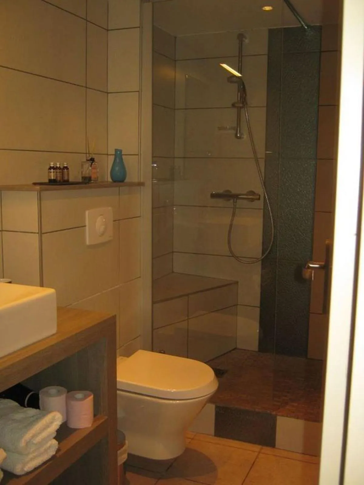 Bathroom in Les Jardins De La Livrée