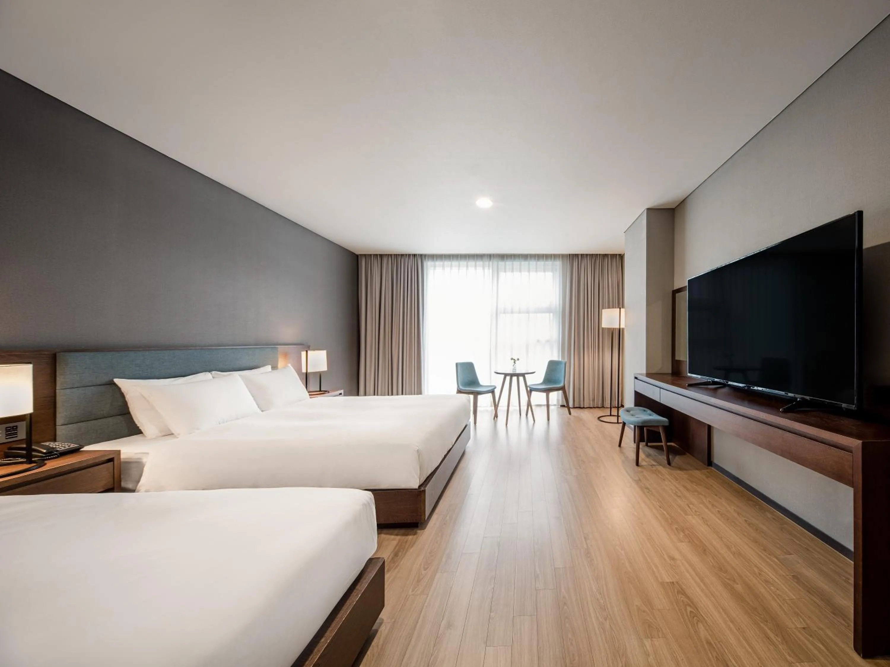 Photo of the whole room, Bed in Hotel Tops 10