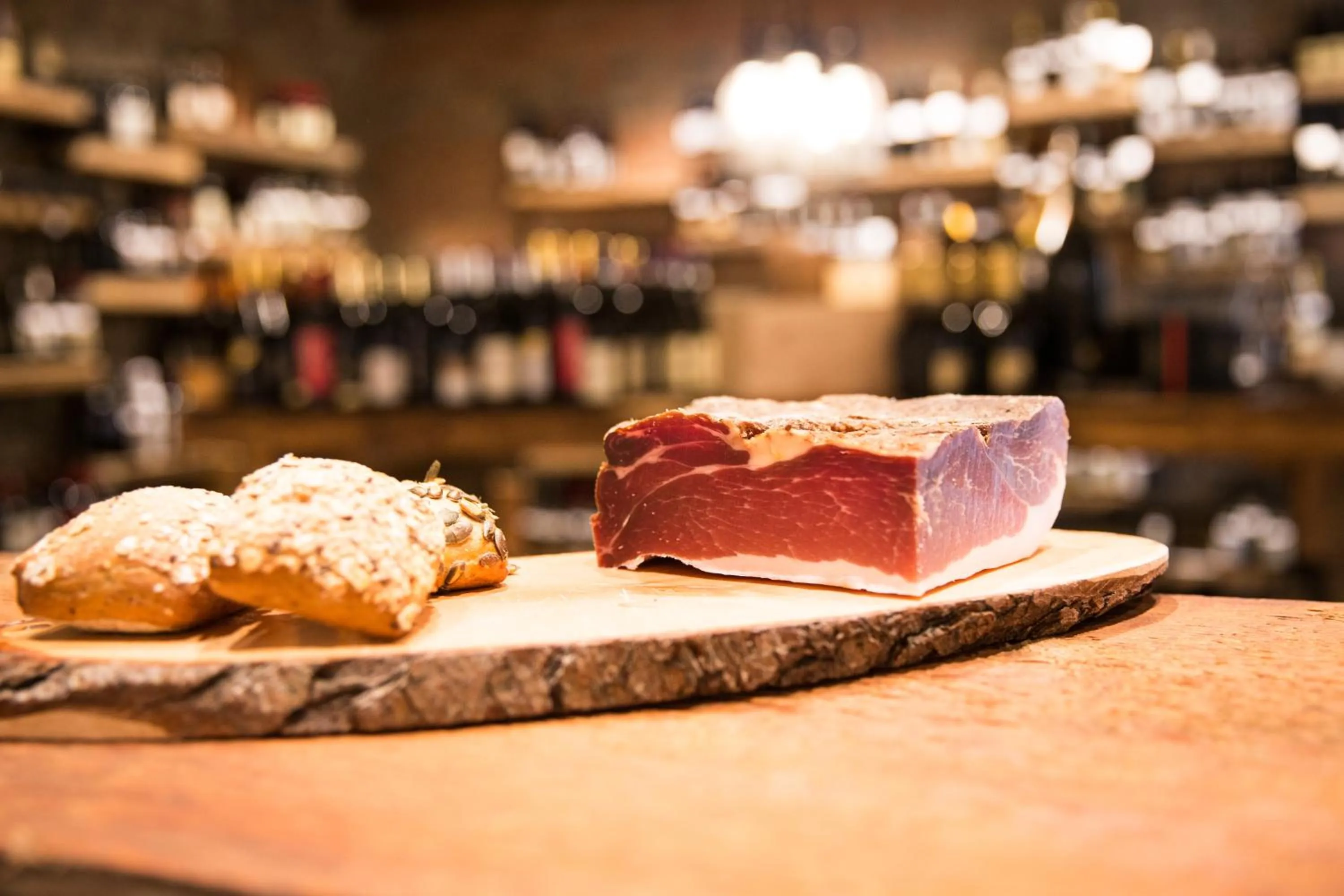 Restaurant/places to eat in Hotel Union