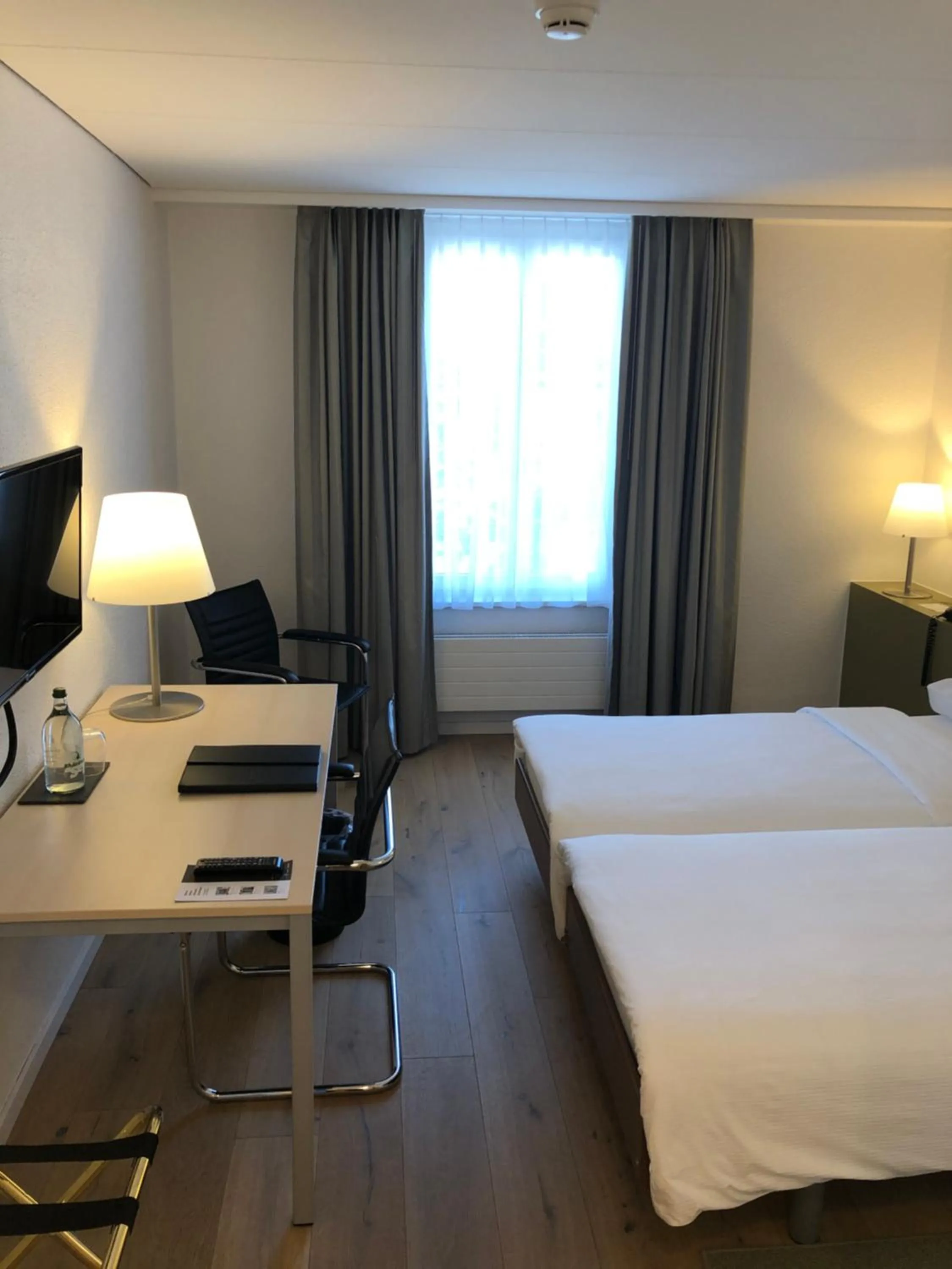 Photo of the whole room, Bed in Hotel Schwanen Wil