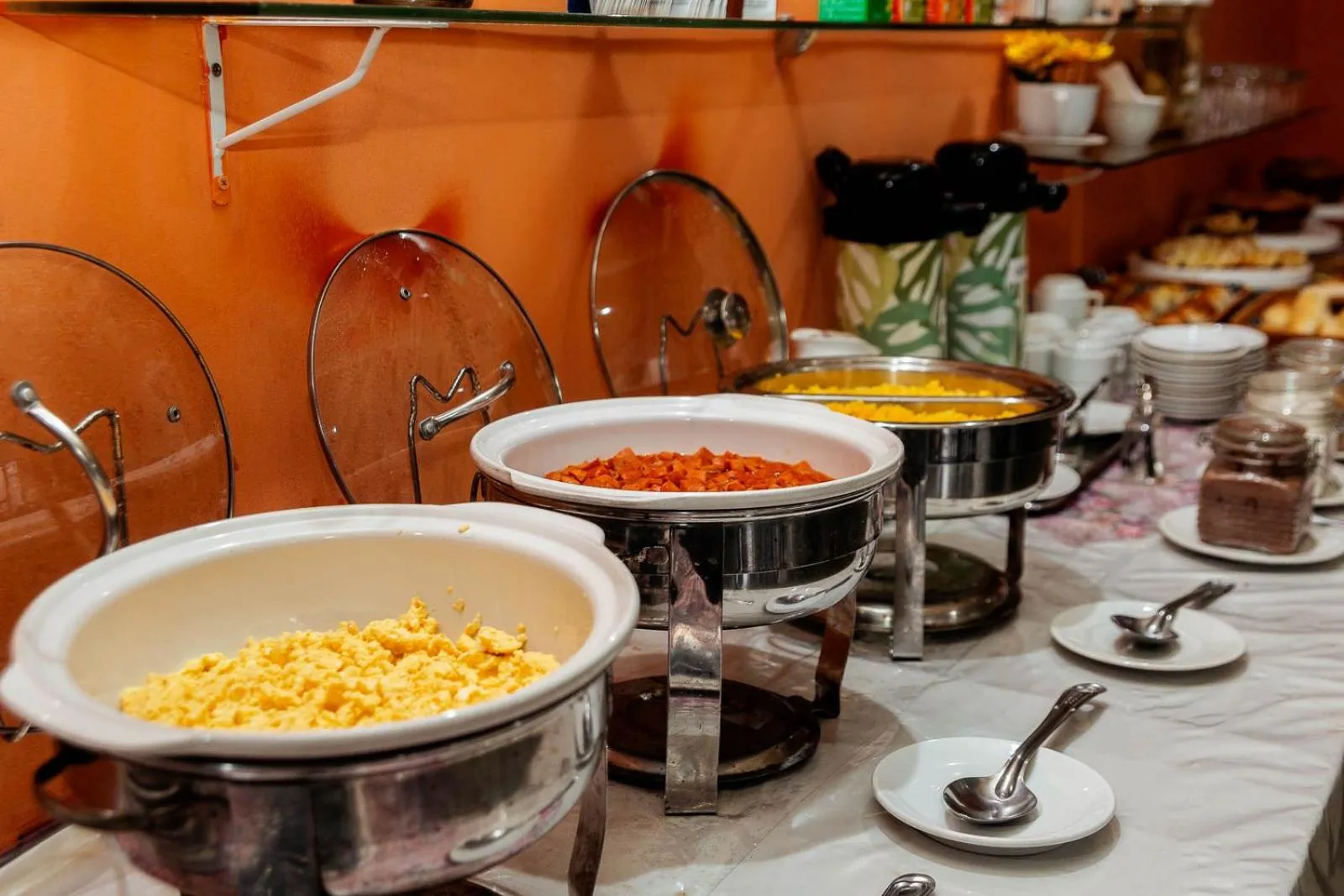 Buffet breakfast in GB Hoteis Natal