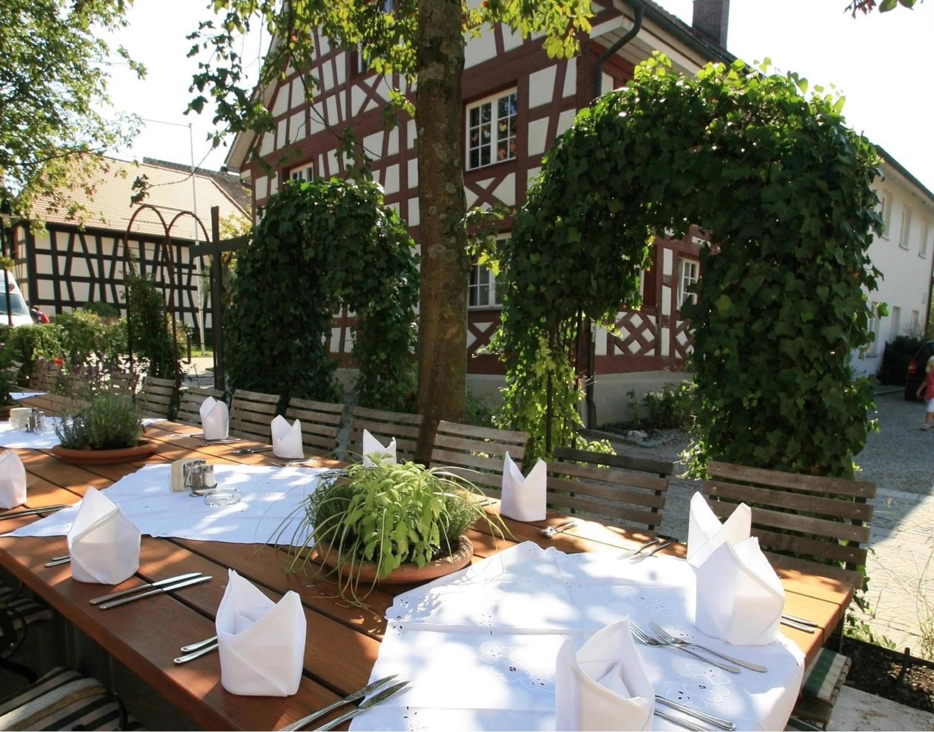 Restaurant/places to eat in Historisches Gasthaus Hotel Hirschen Horn