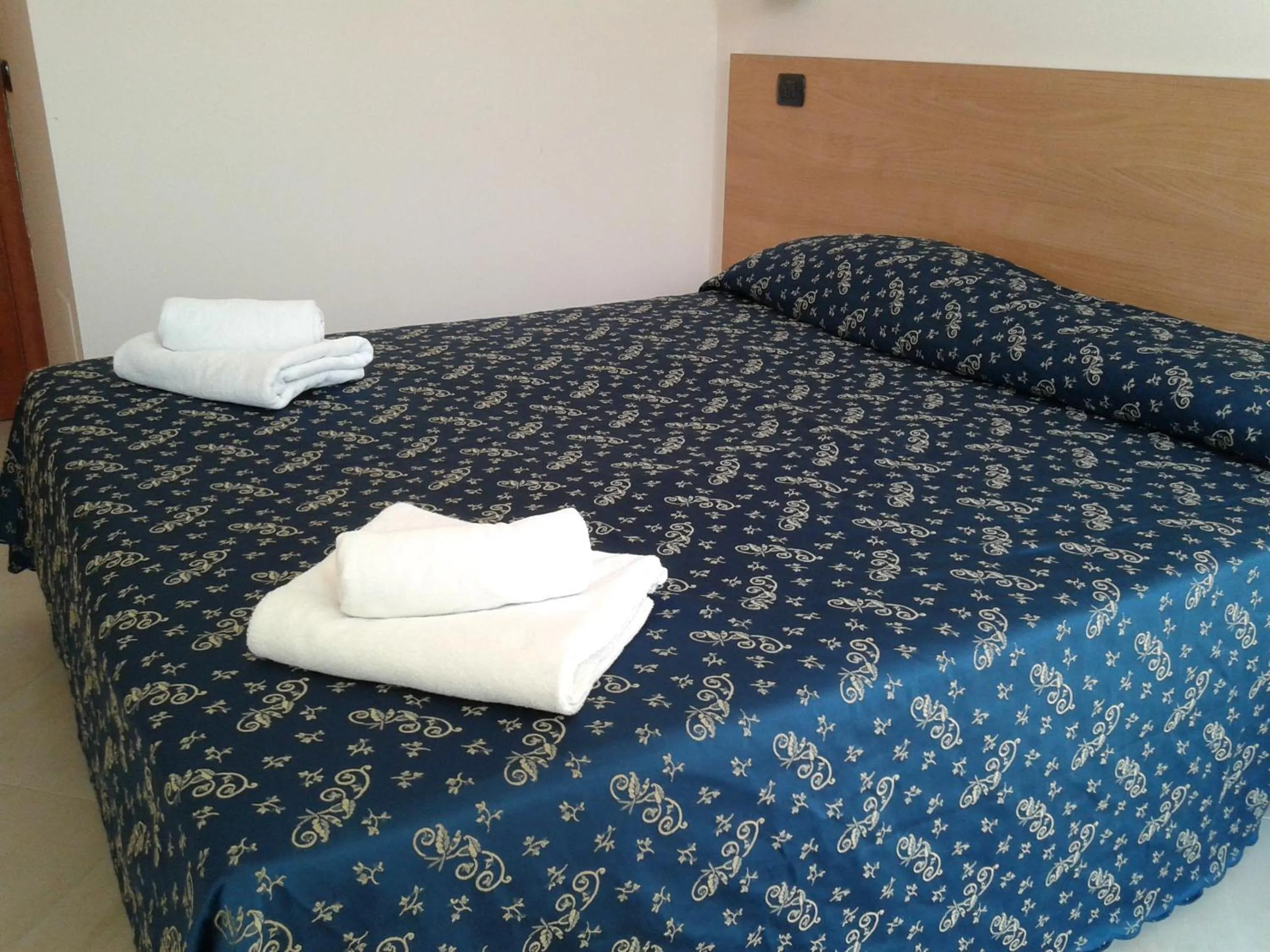 Bedroom, Bed in Sun Moon