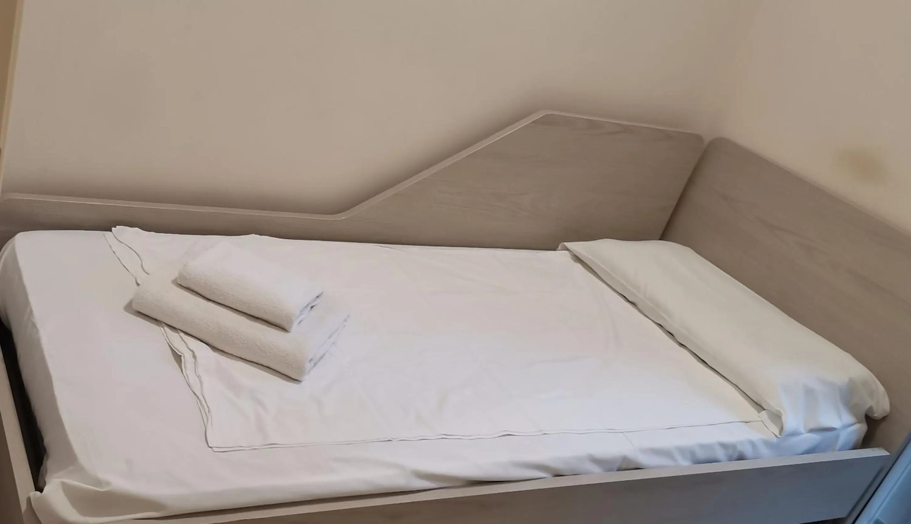 Bedroom, Bed in Sun Moon