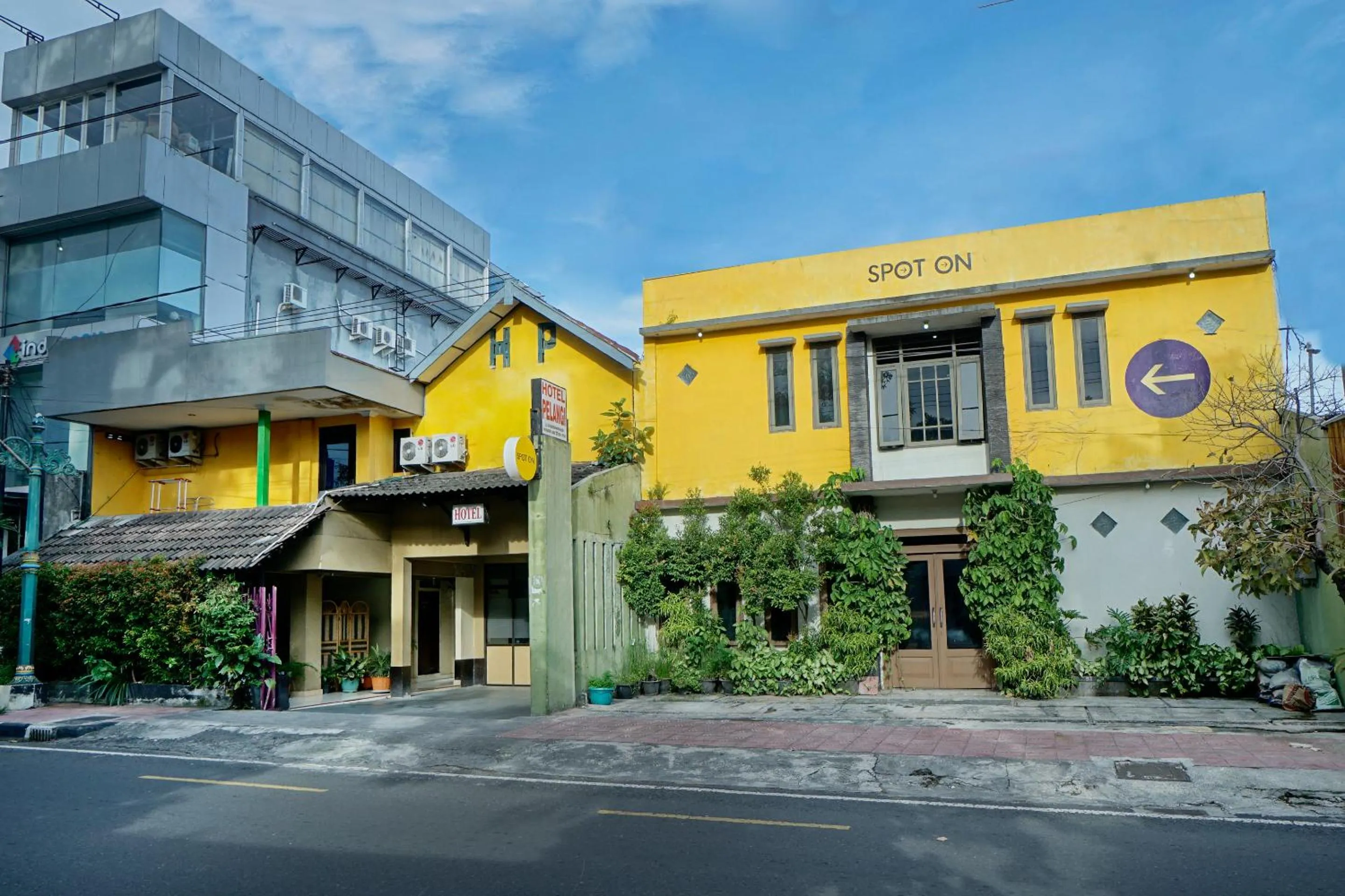Facade/entrance, Property Building in SPOT ON 2857 Hotel Pelangi