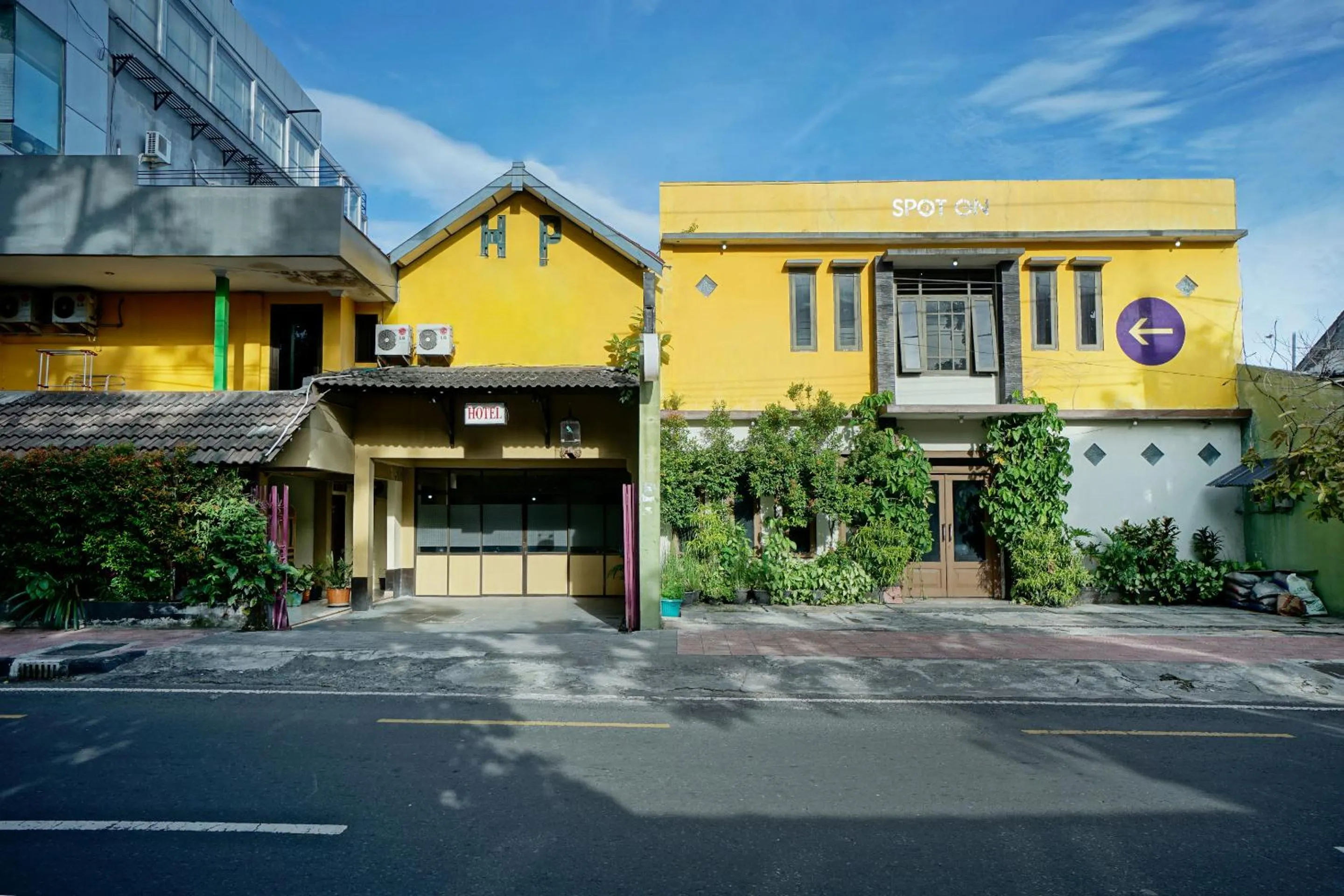 Facade/entrance, Property Building in SPOT ON 2857 Hotel Pelangi