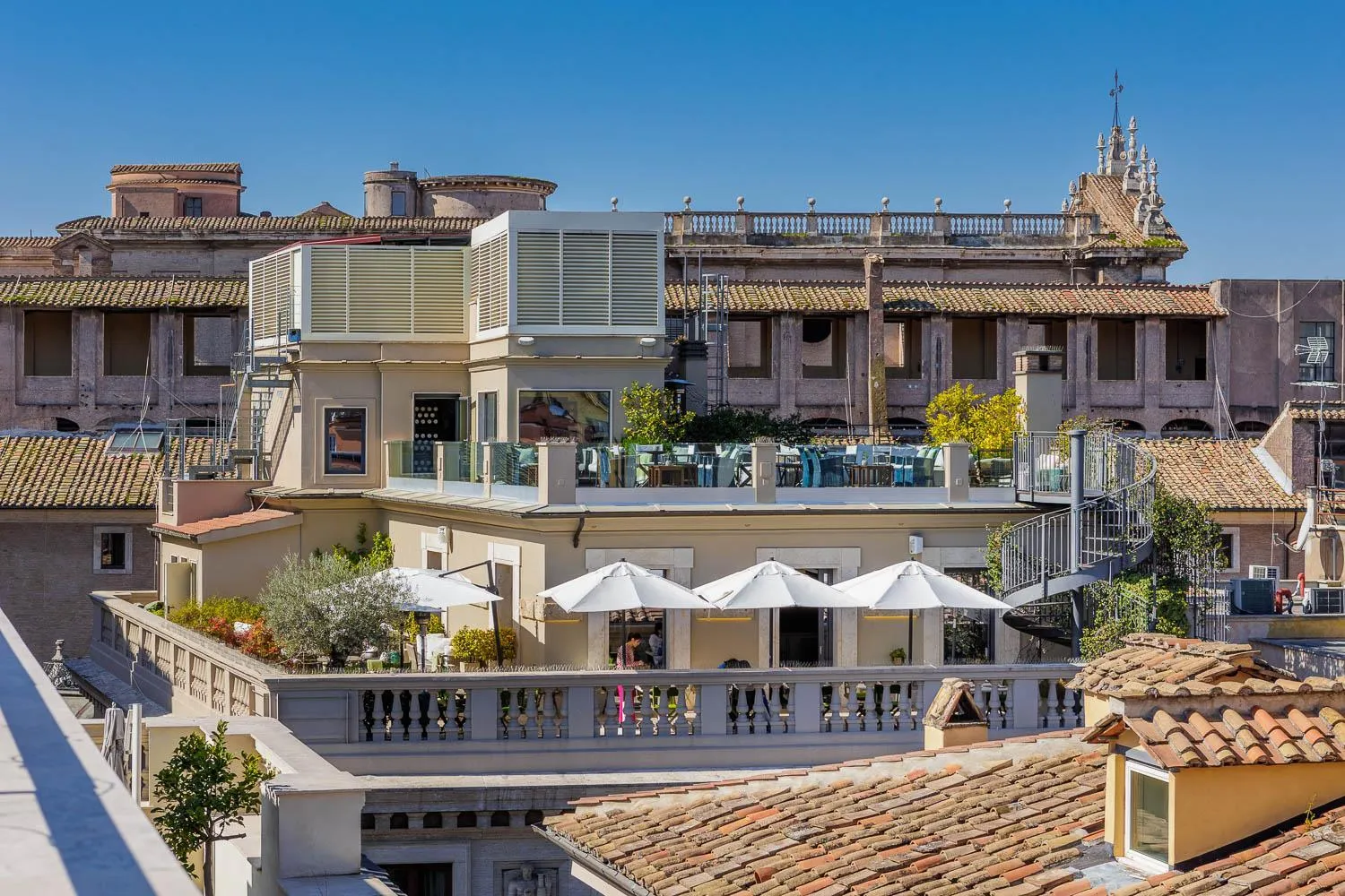 Property building in Singer Palace Hotel Roma
