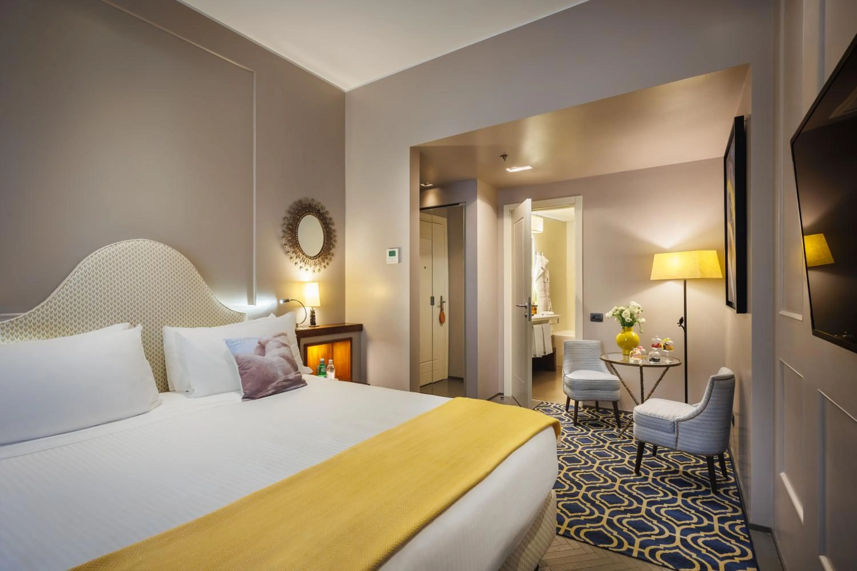 Bed in Singer Palace Hotel Roma