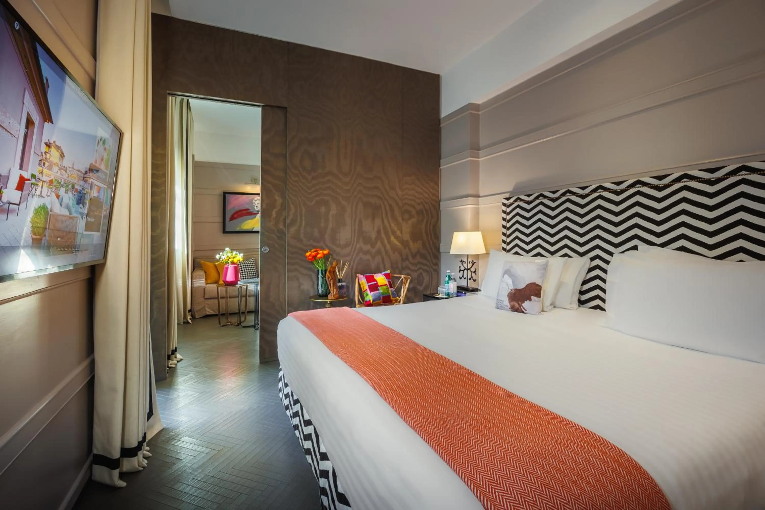 Bed in Singer Palace Hotel Roma