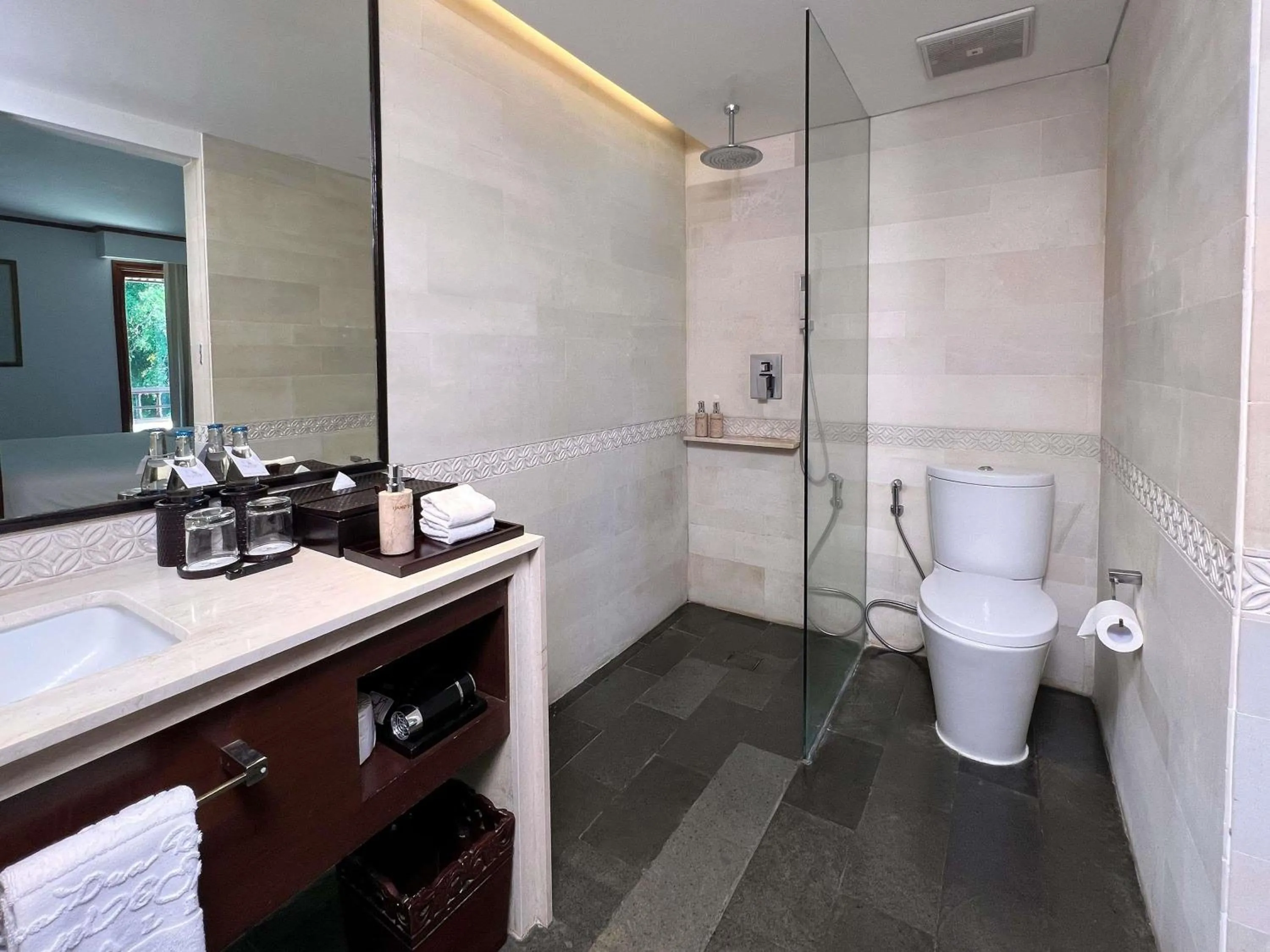 Bedroom in Nusa Dua Beach Hotel and Spa - Handwritten Collection