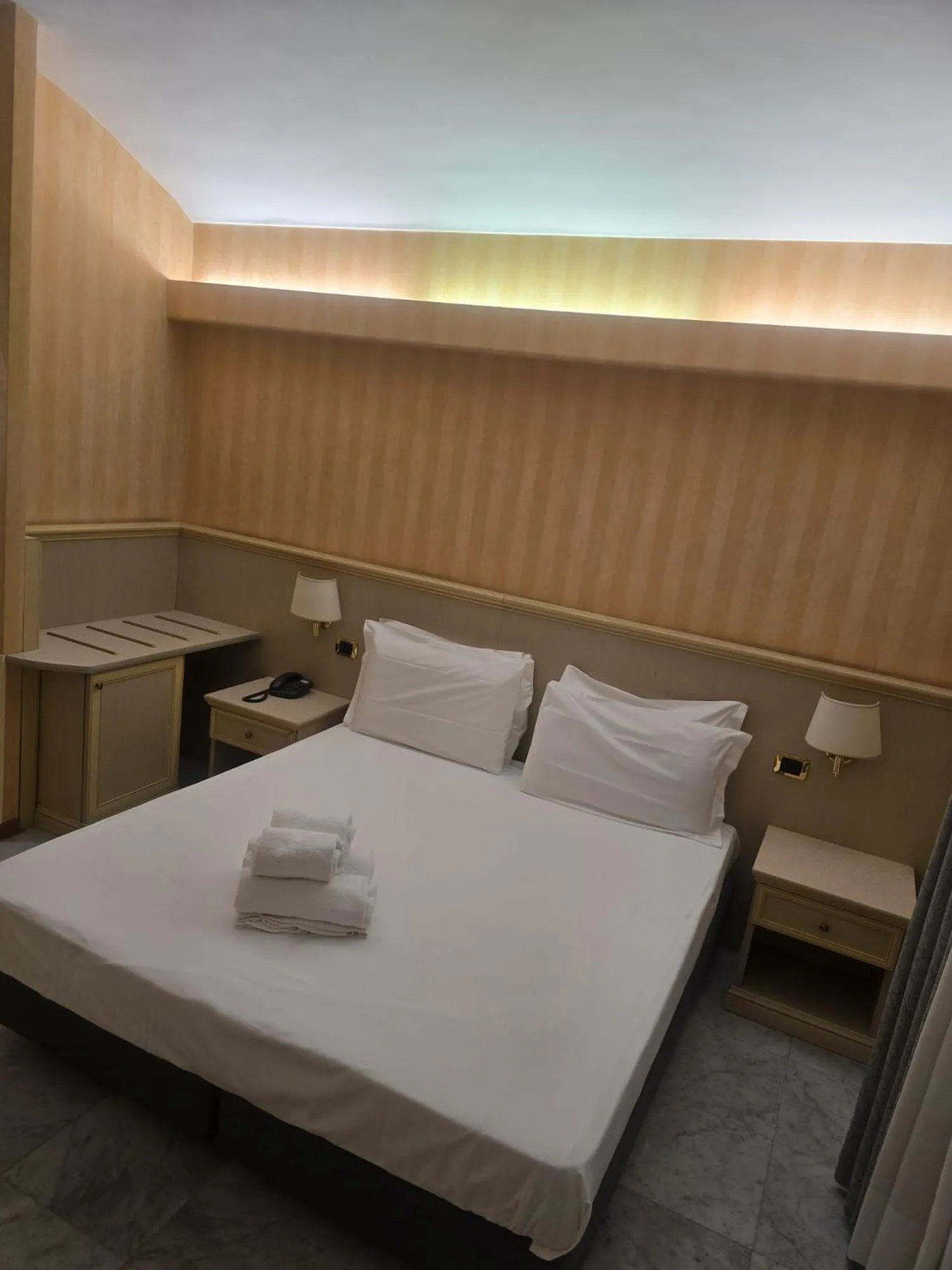 Bed in Hotel Chelsea