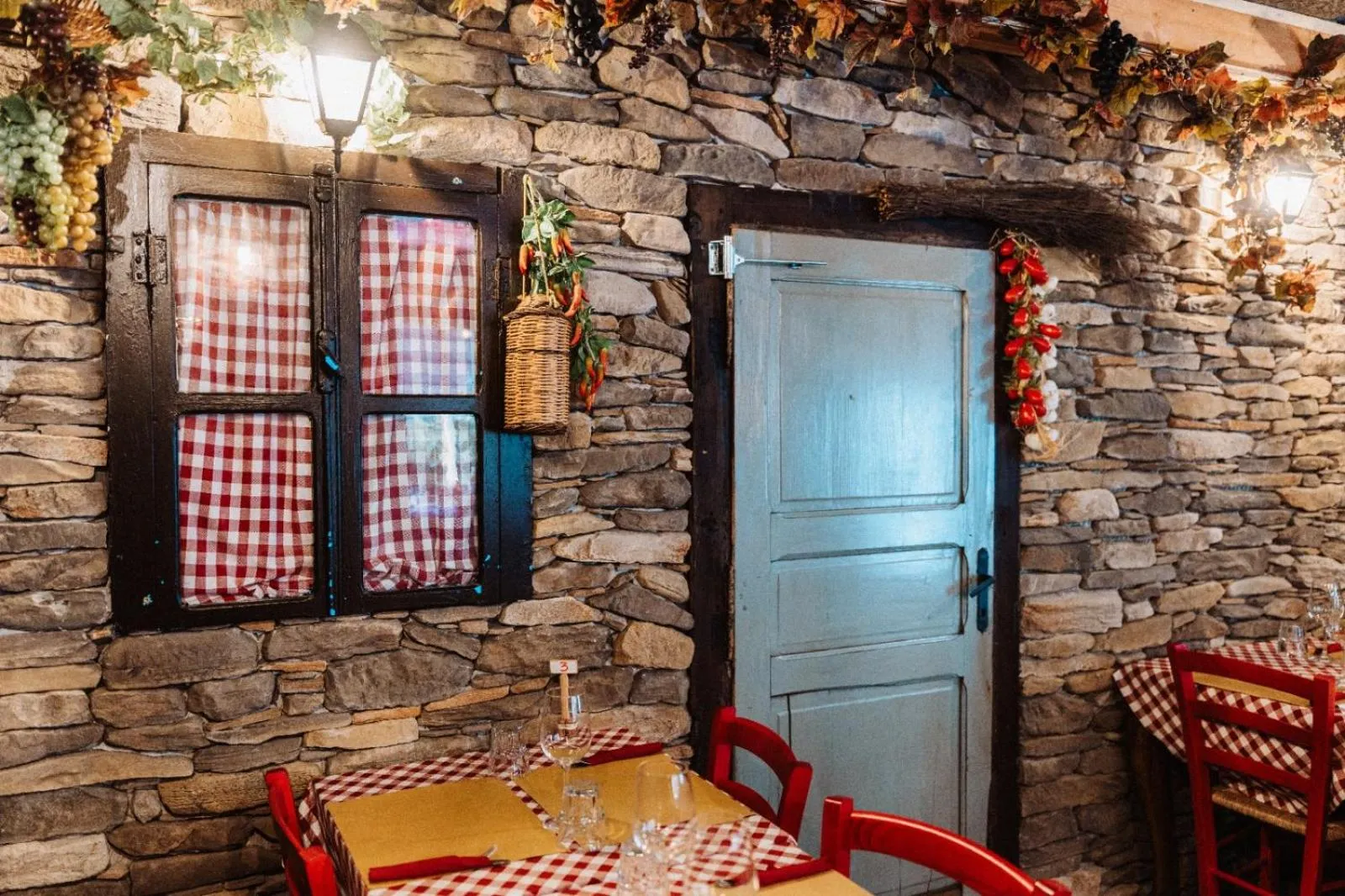 Restaurant/places to eat in Hotel Chelsea