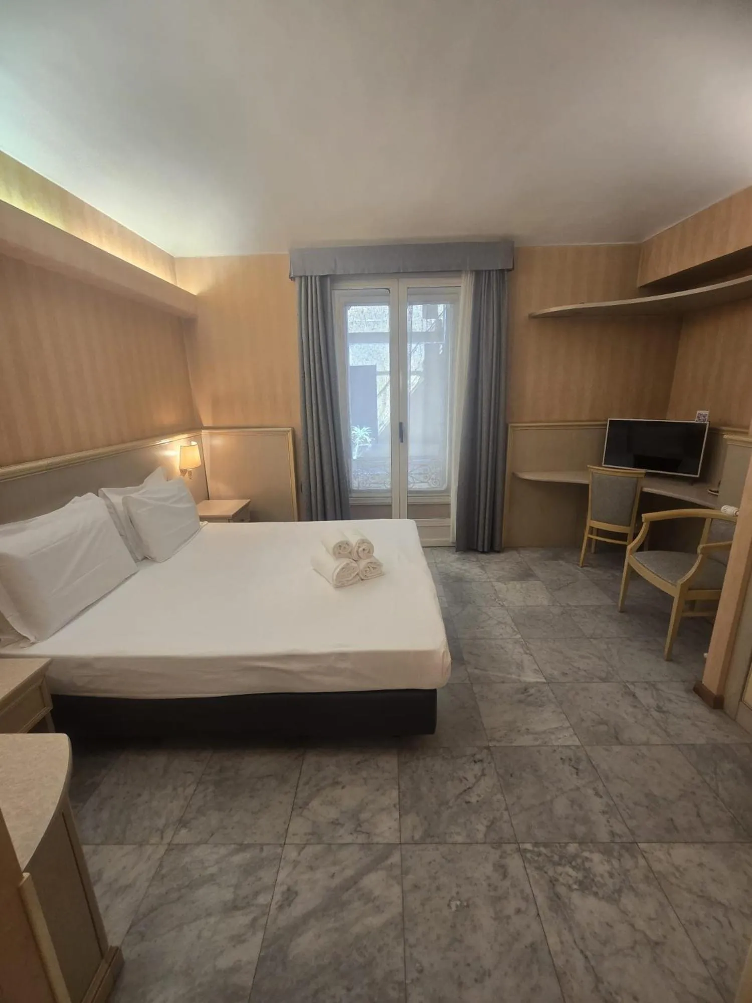 Bed in Hotel Chelsea