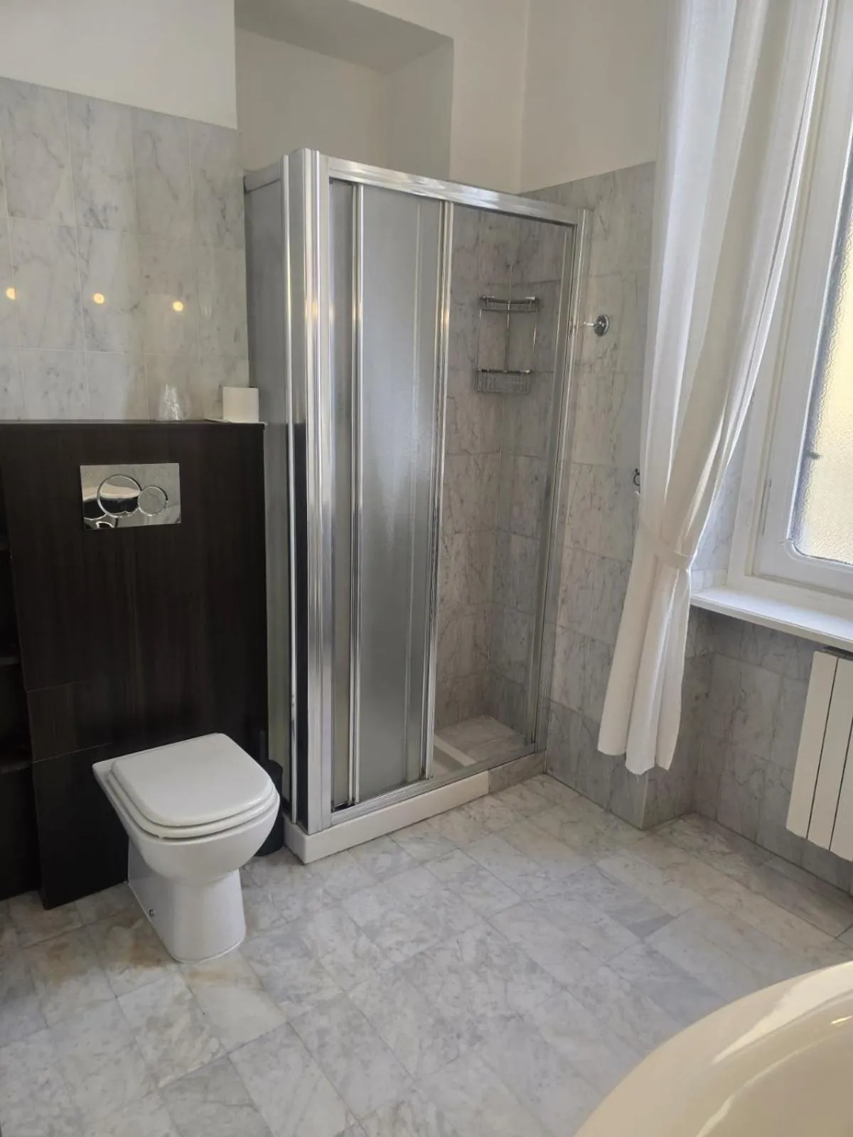 Shower in Hotel Chelsea