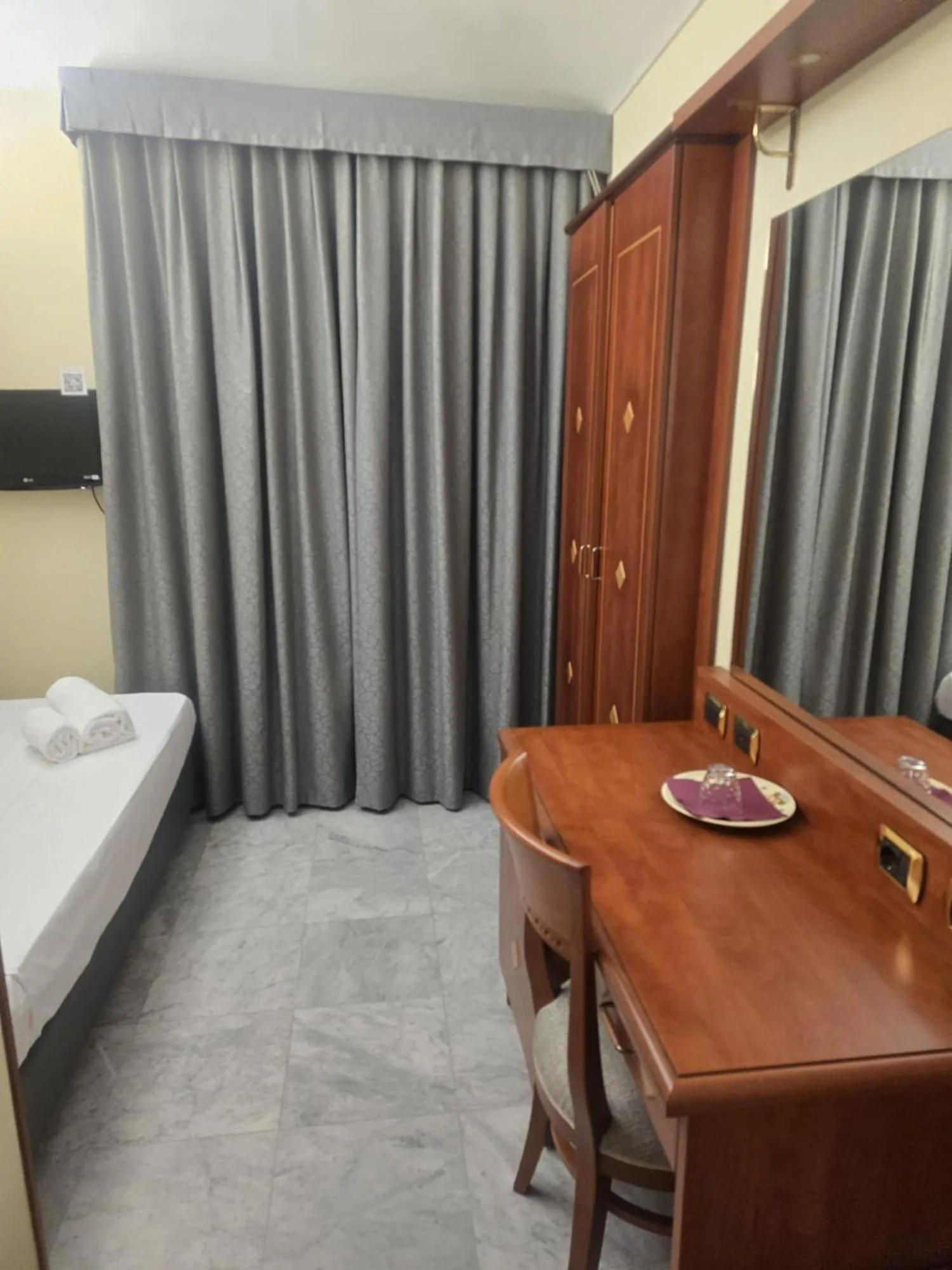 Bed in Hotel Chelsea