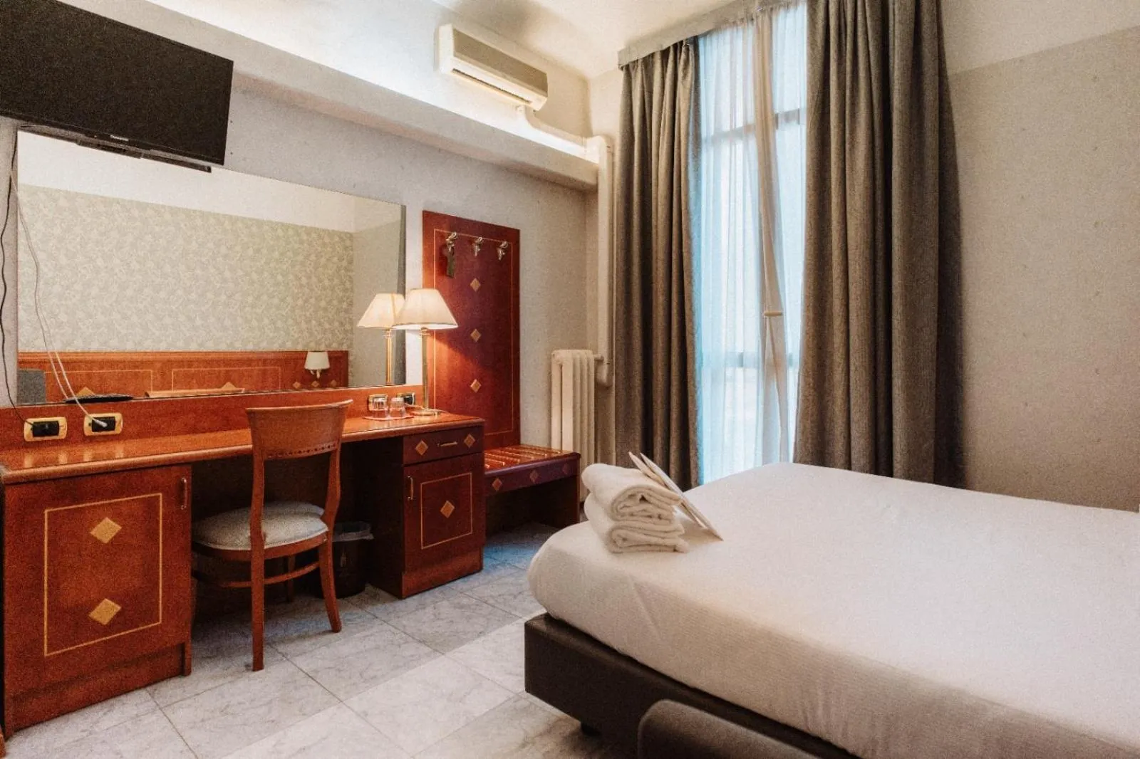 Bed in Hotel Chelsea