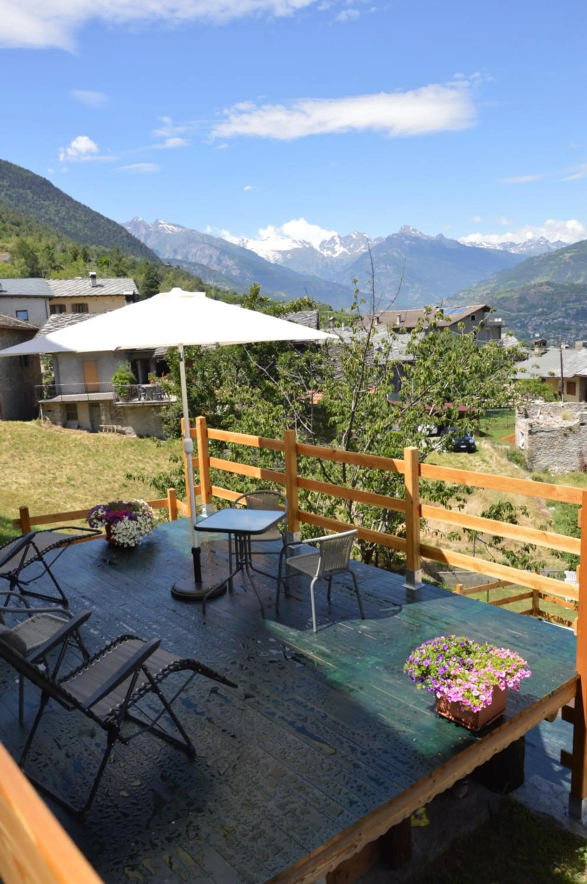 Patio in Chambres d'hôtes La Moraine Enchantée