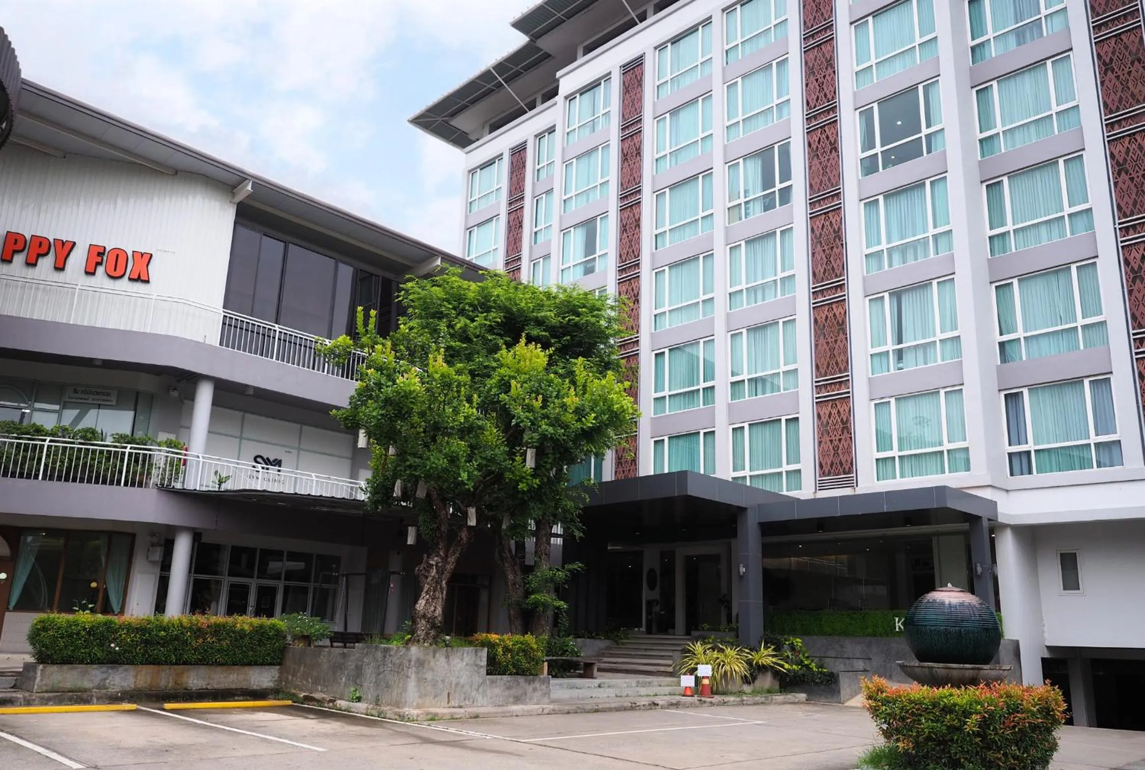 On-site shops in THE KANNAS Hotel & Serviced Apartment, Chiang Mai SHA Certified