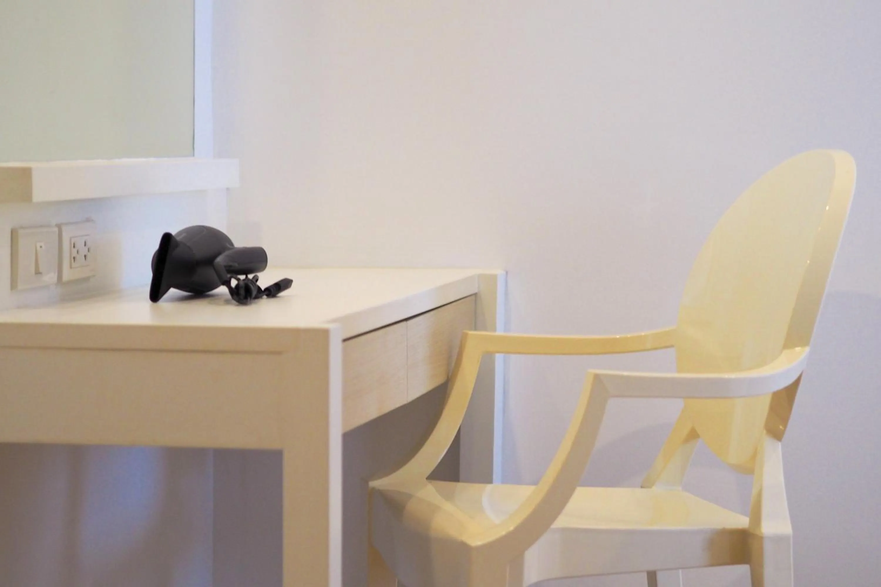 hair dresser in THE KANNAS Hotel & Serviced Apartment, Chiang Mai SHA Certified