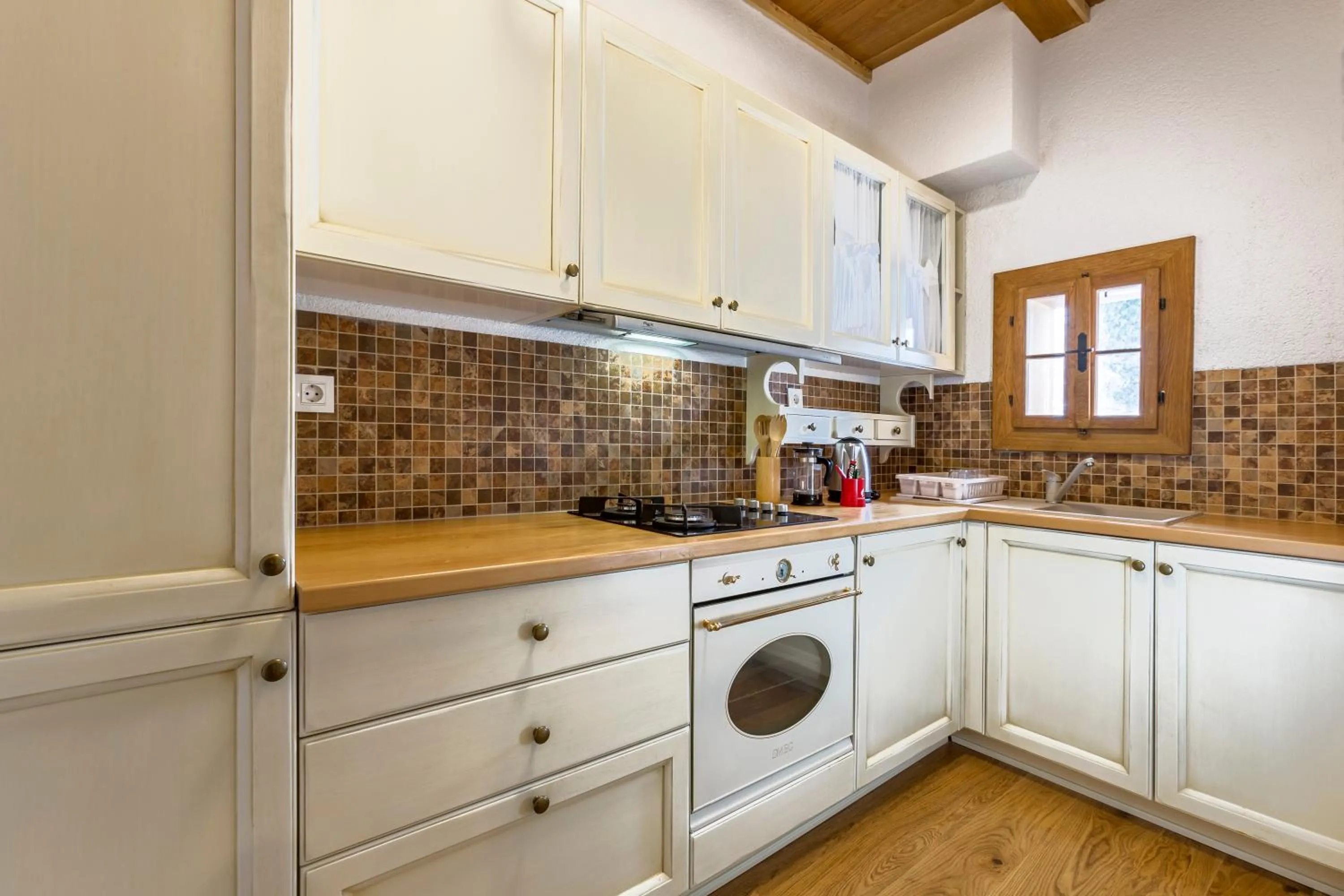 Kitchen or kitchenette in Fenomen Plitvice Resort
