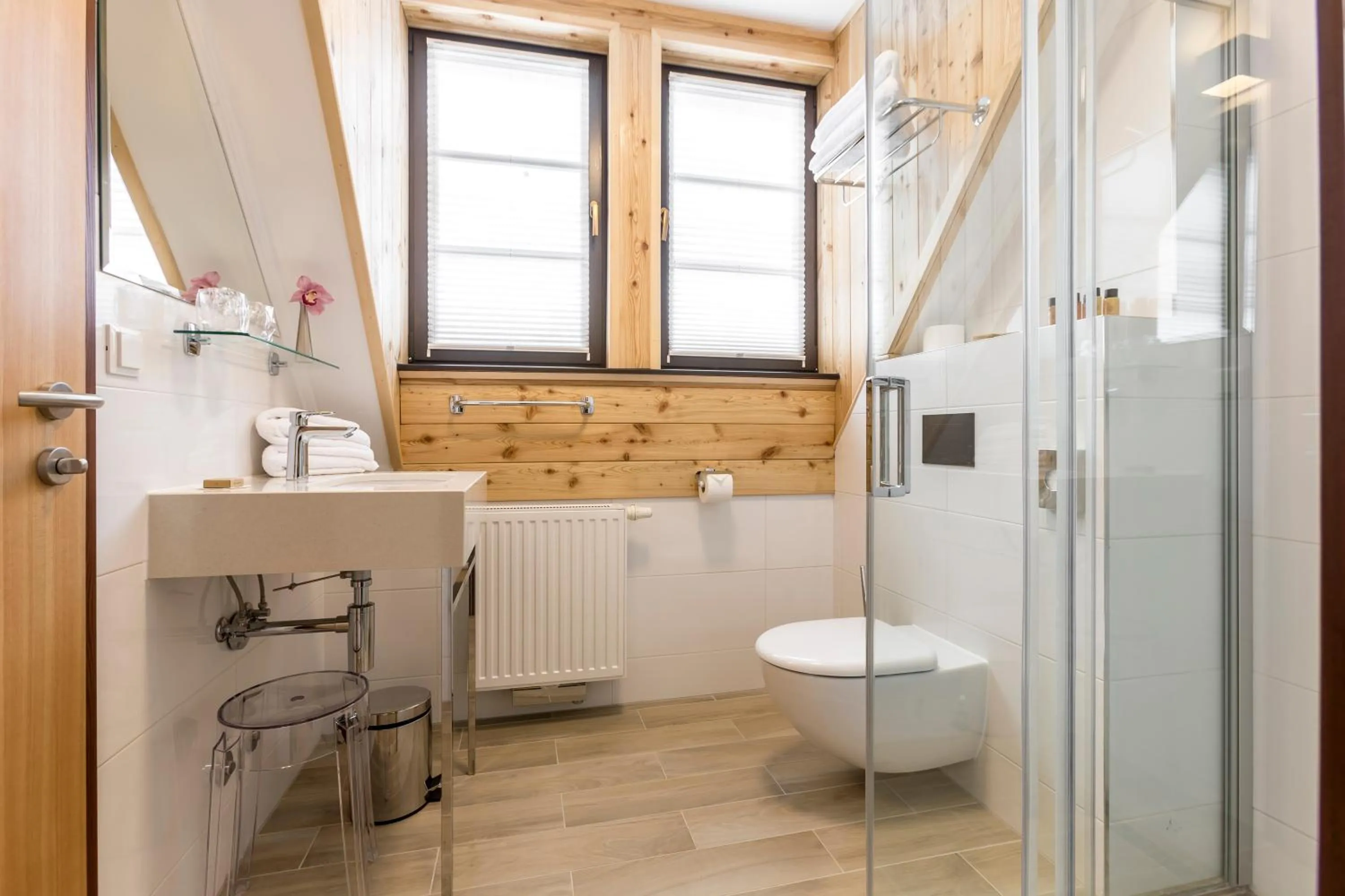 Shower in Fenomen Plitvice Resort