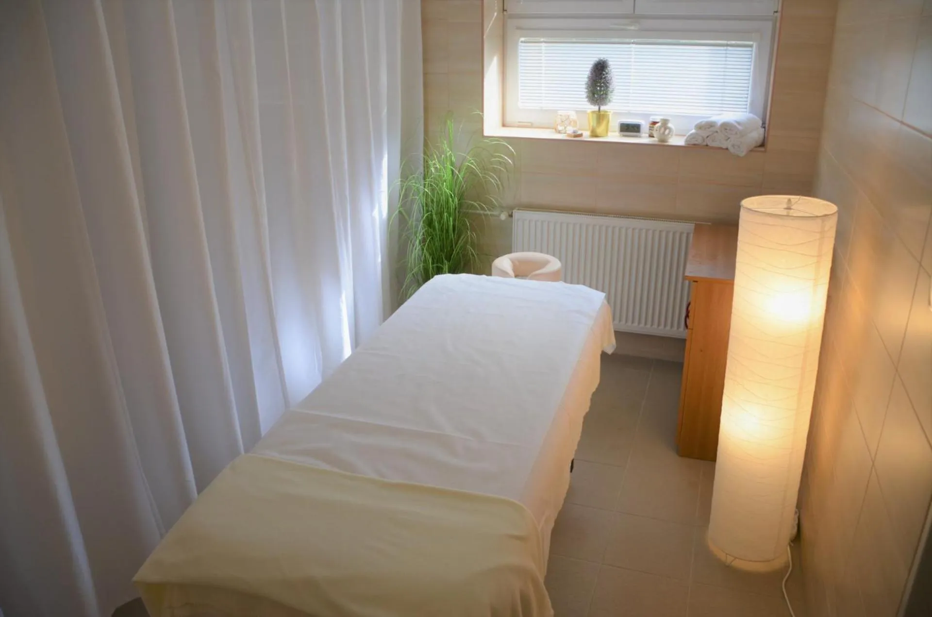 Massage, Bed in Resort Erich