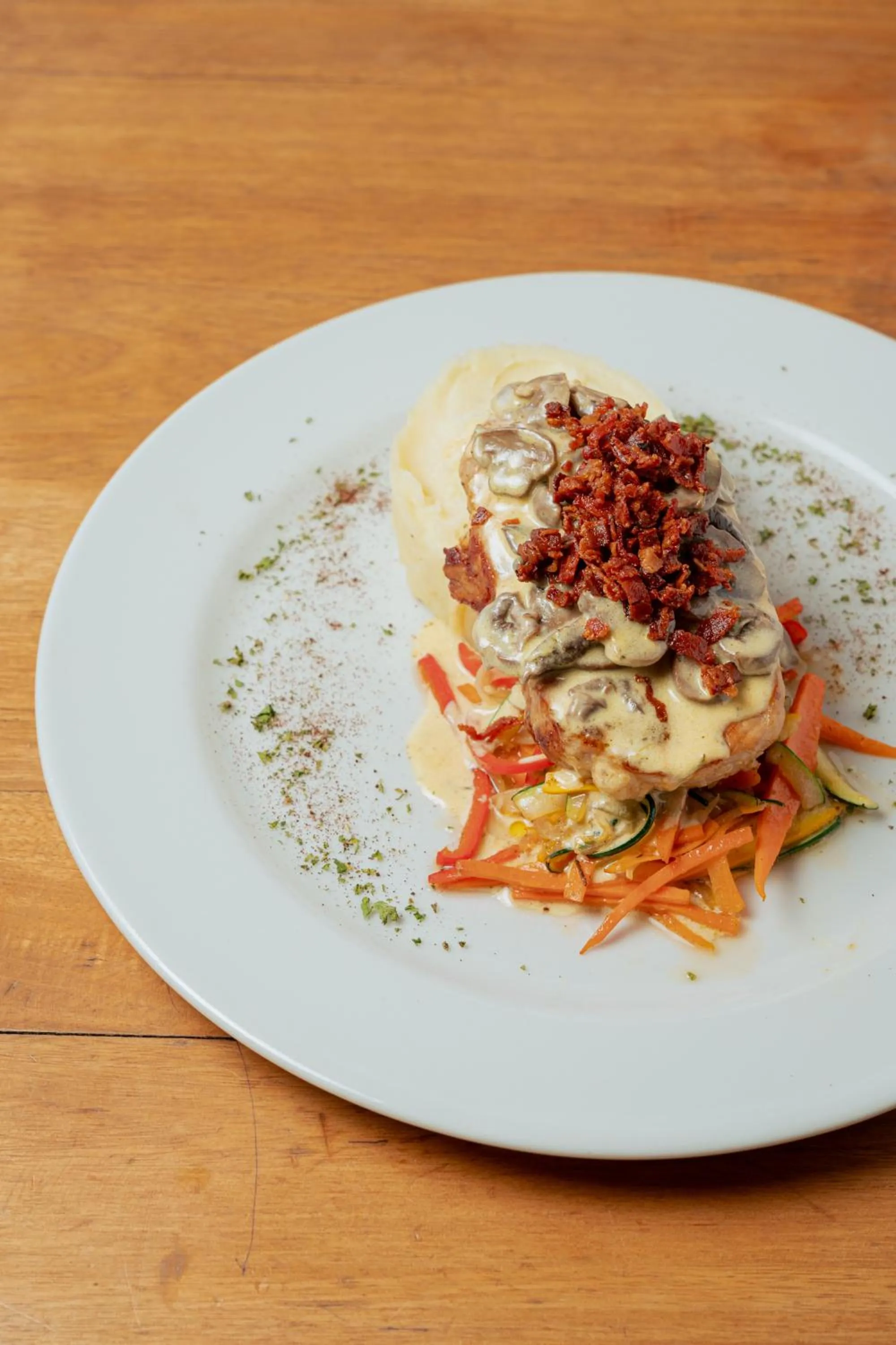 Food and drinks in Sanha Plus Hotel