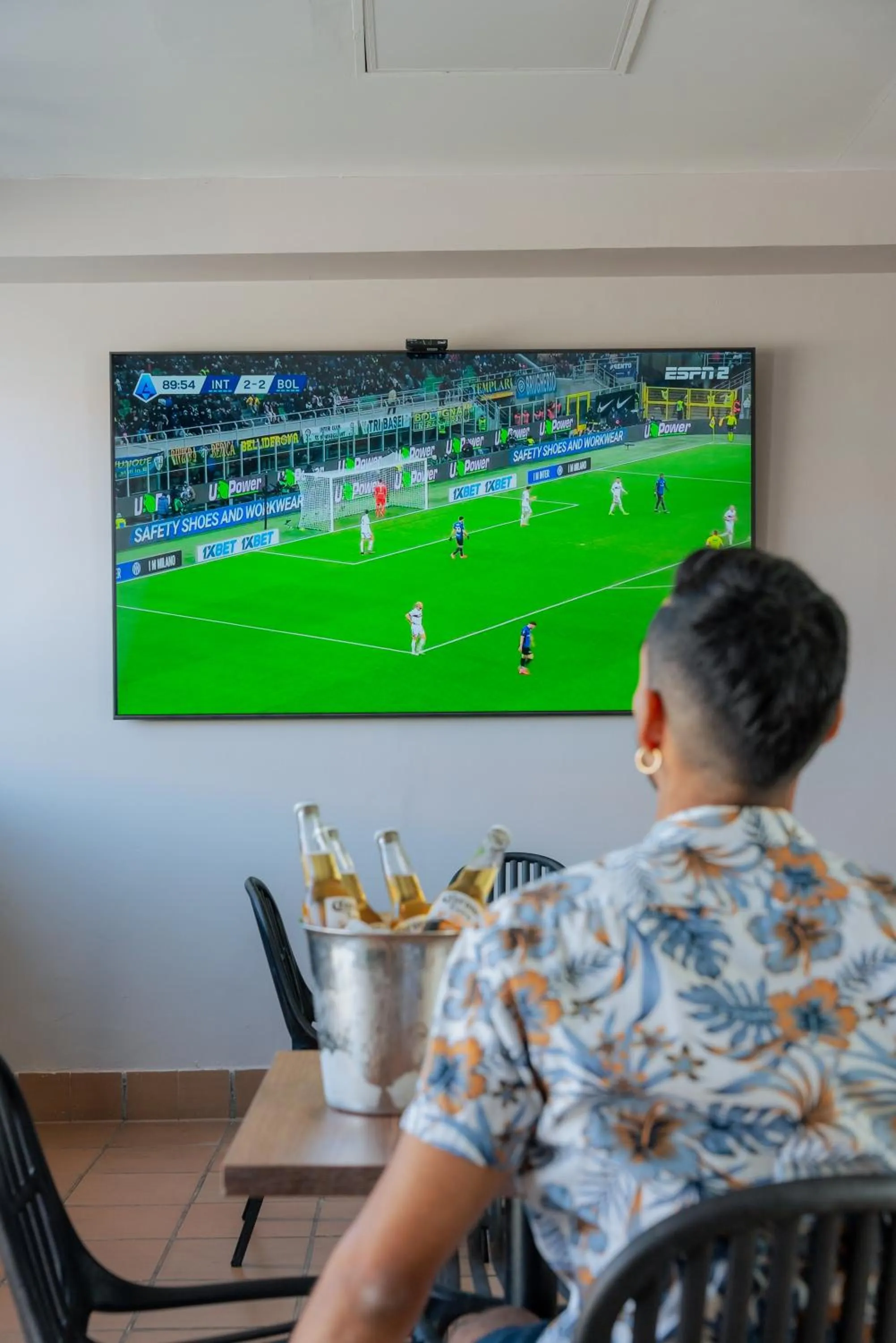 Communal lounge/ TV room in Sanha Plus Hotel