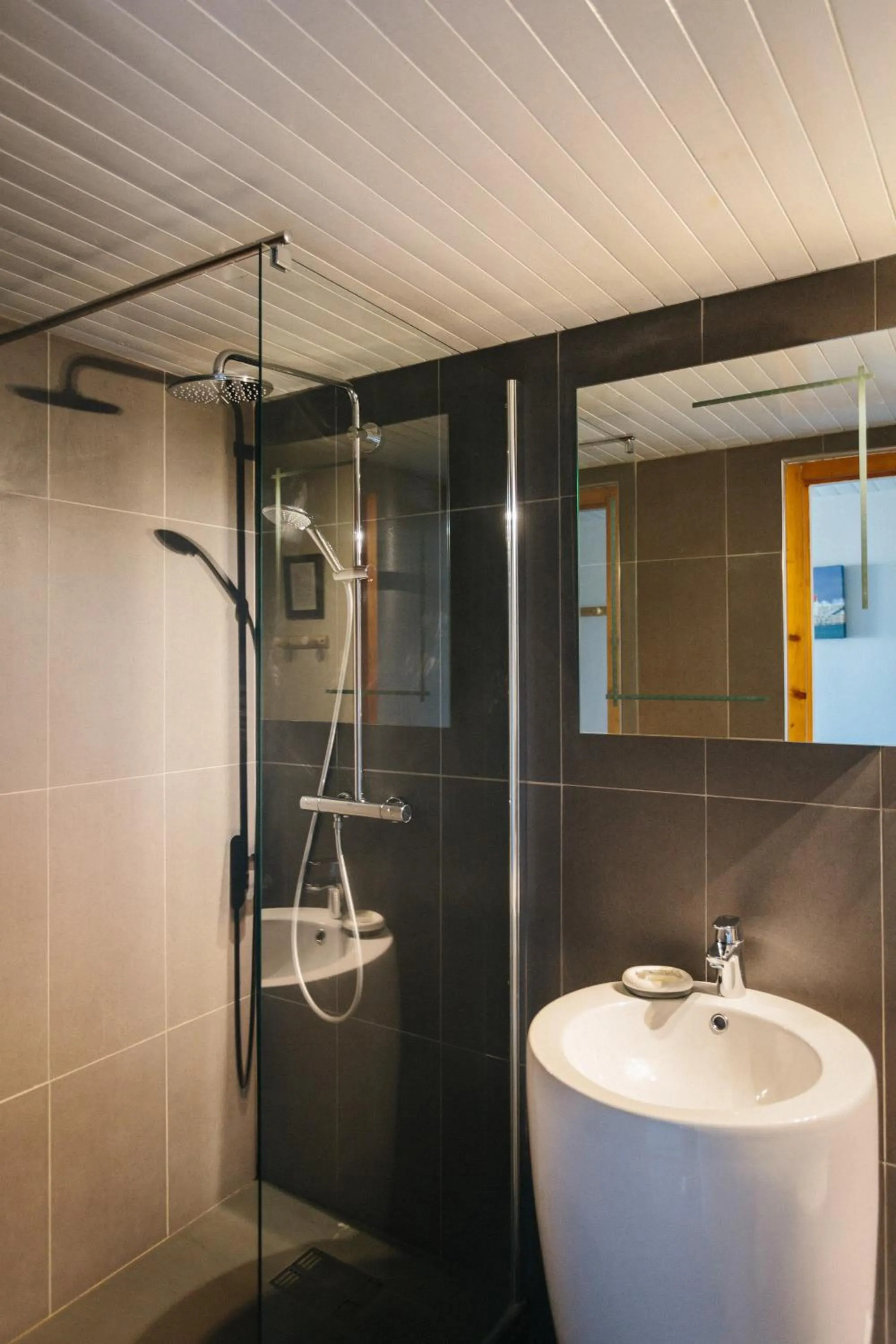 Bathroom in Hôtel La Caravelle