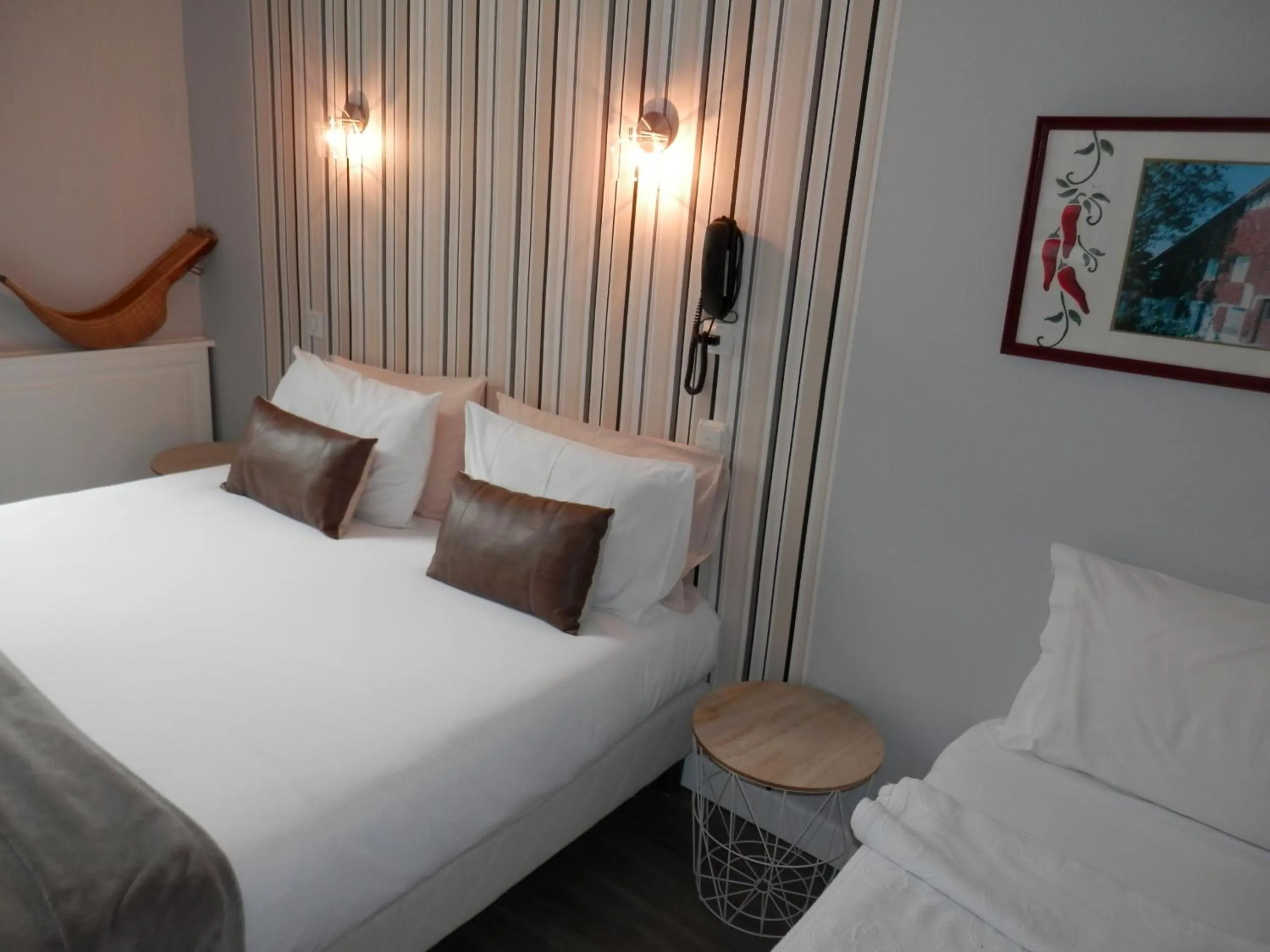 Photo of the whole room, Bed in Hôtel La Caravelle