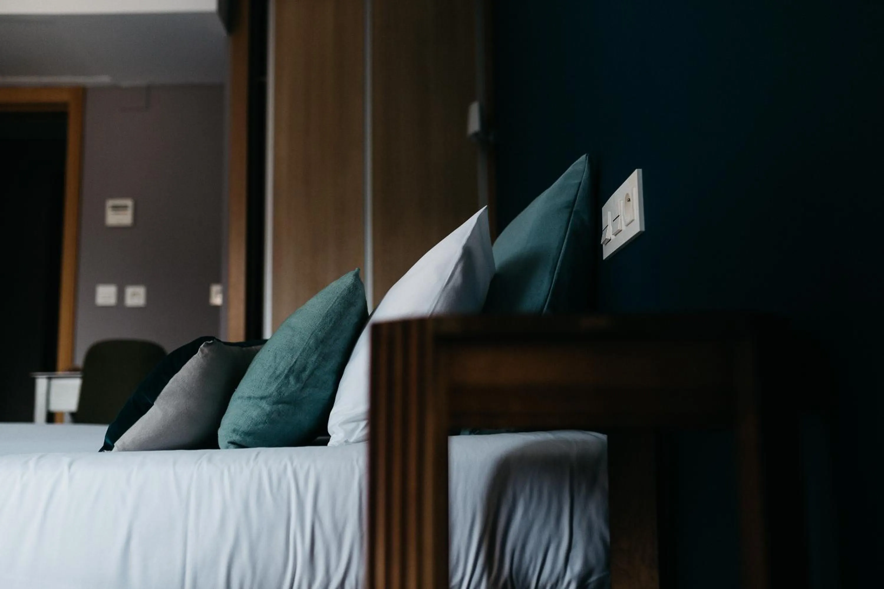 Decorative detail, Bed in Hôtel La Caravelle