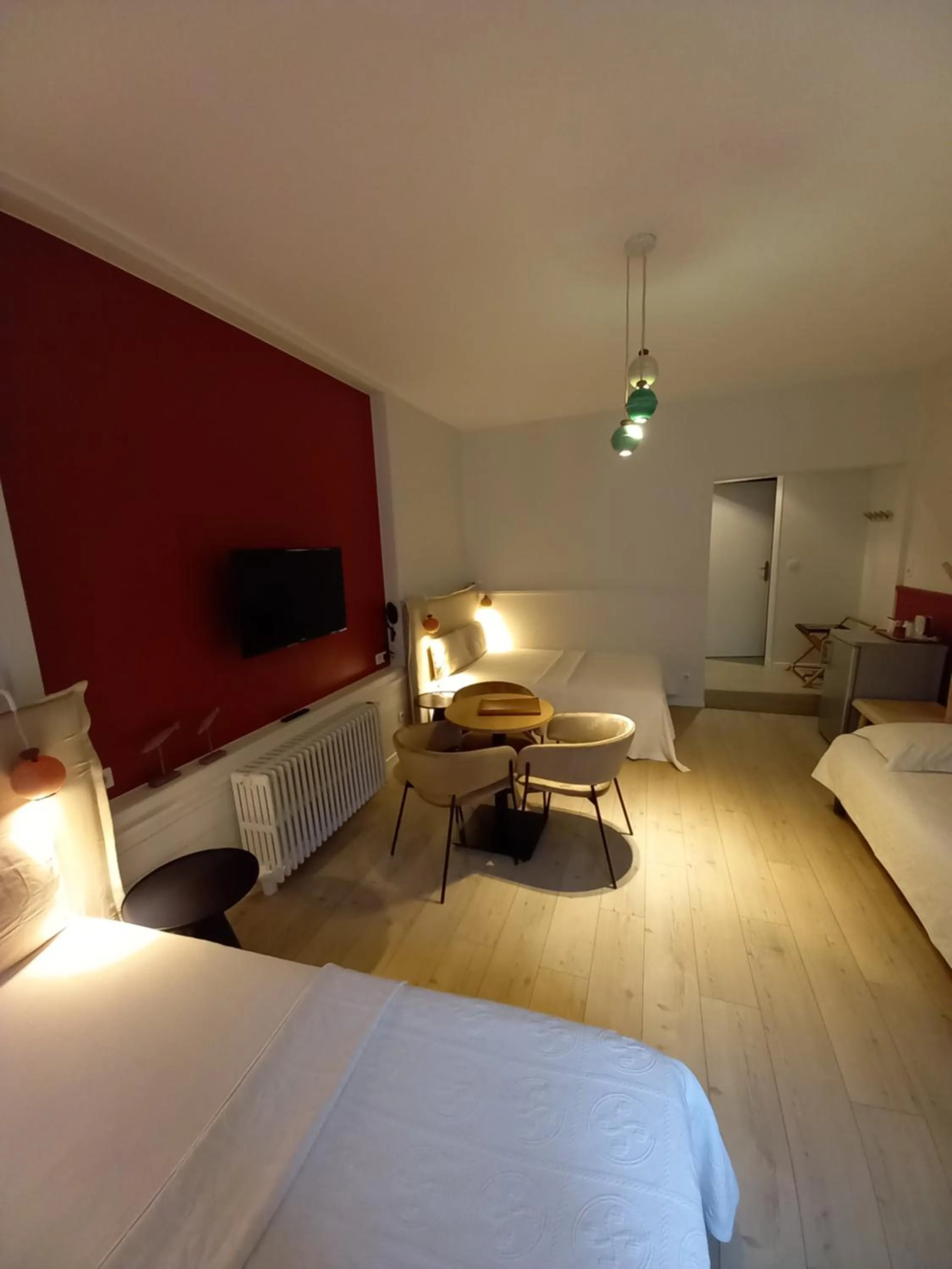 Bed in Hôtel La Caravelle