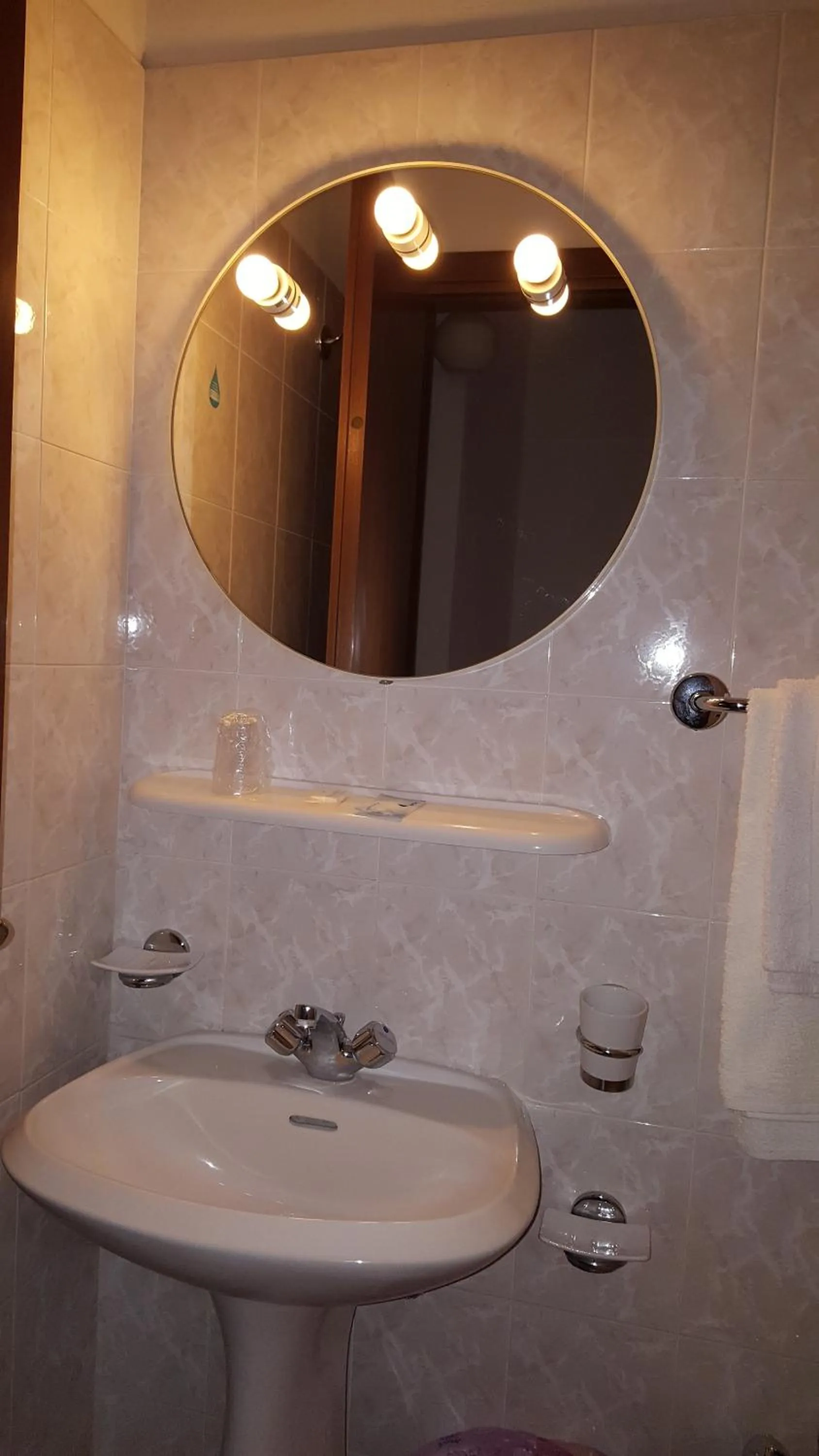 Bathroom in Hotel La Pineta