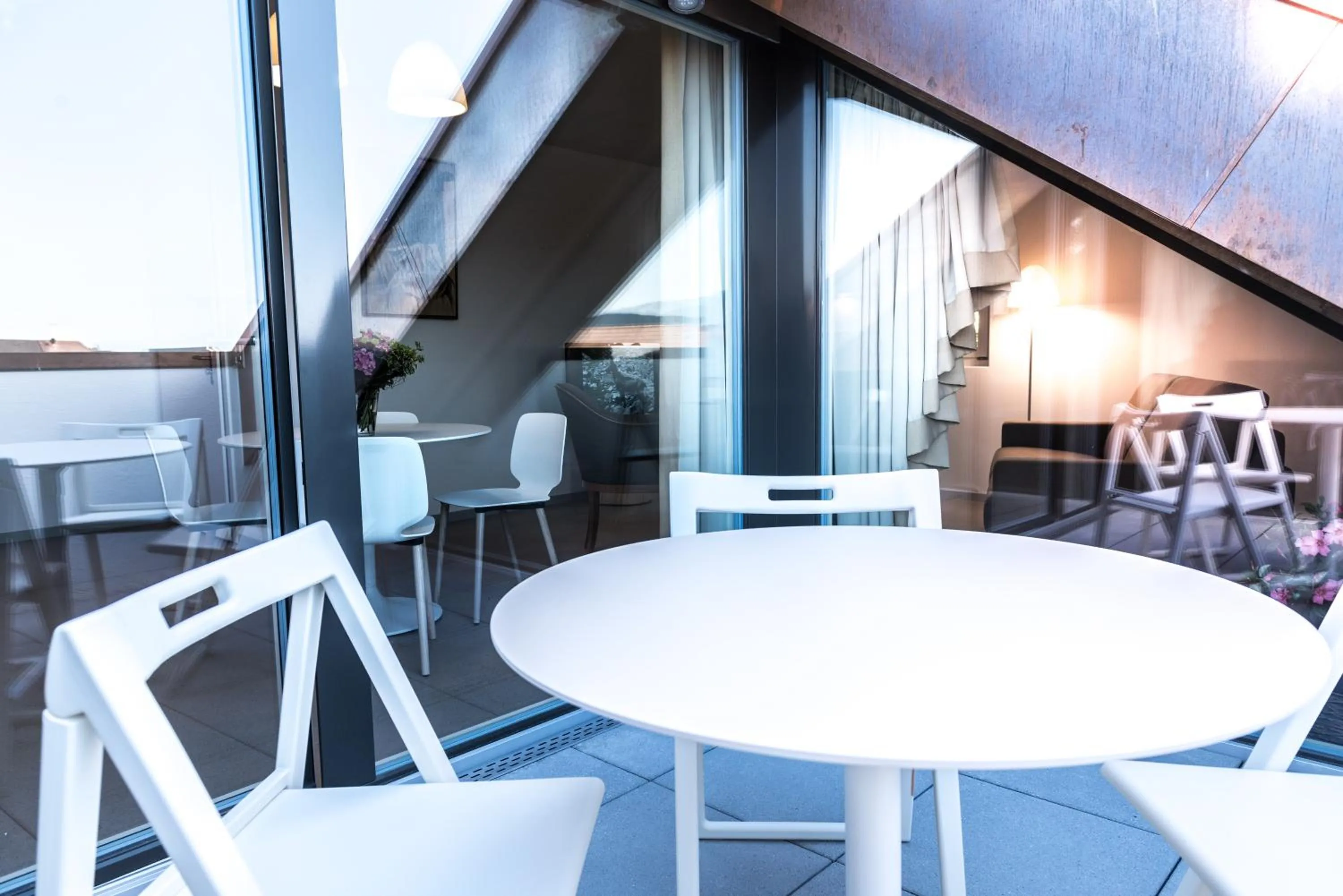 Patio in Hôtel la Croix Blanche