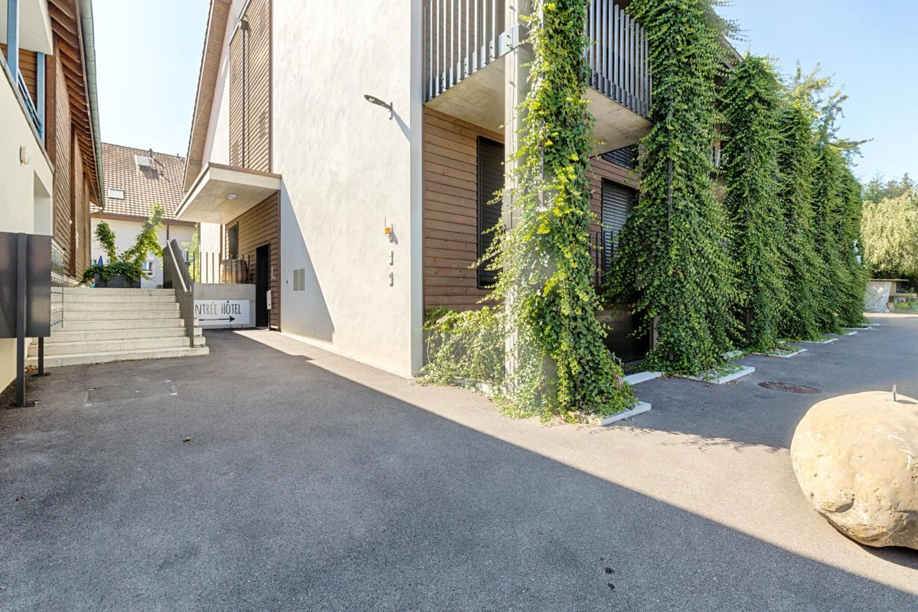 Facade/entrance in Hôtel la Croix Blanche