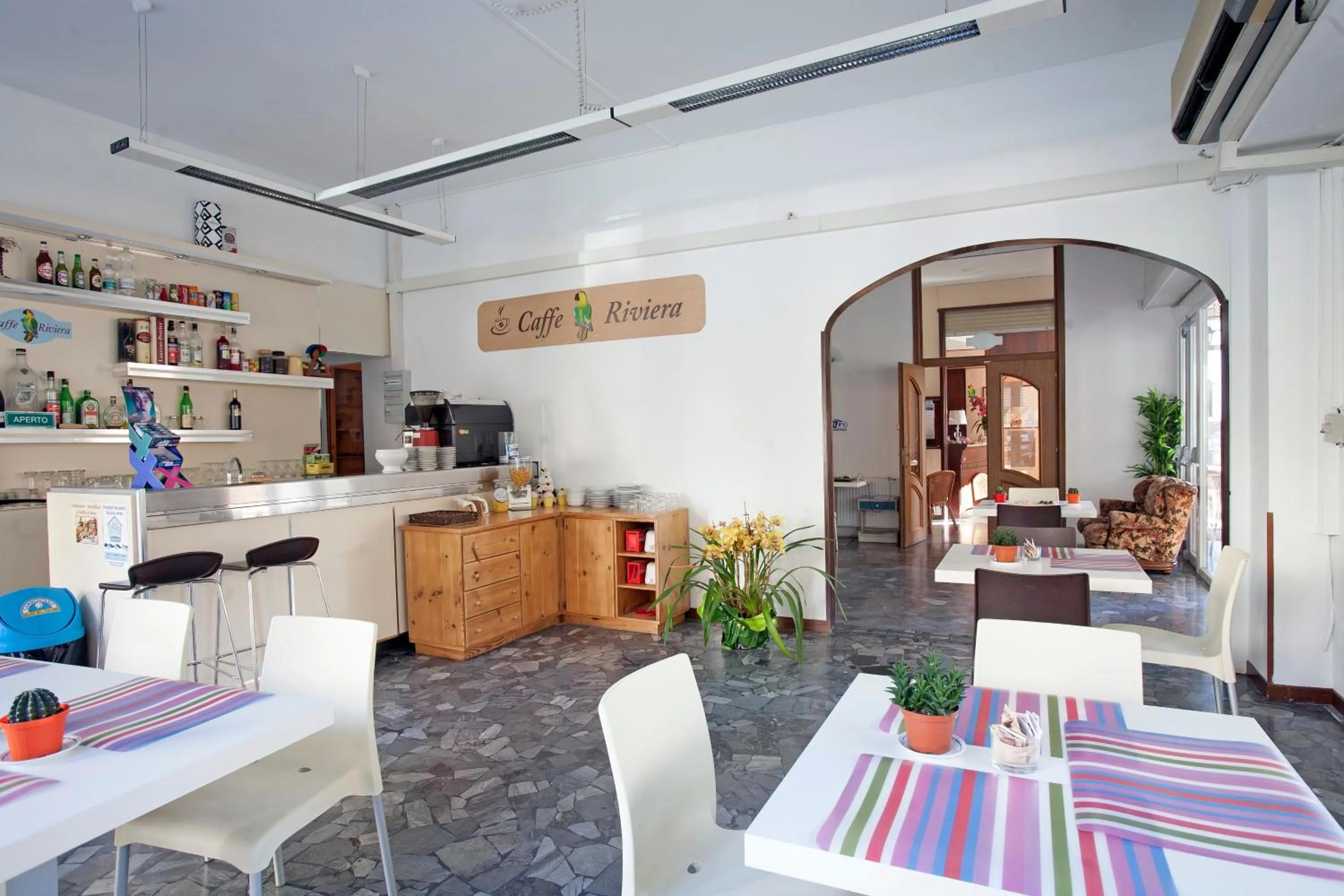 Restaurant/places to eat in Hotel Riviera Sanremo