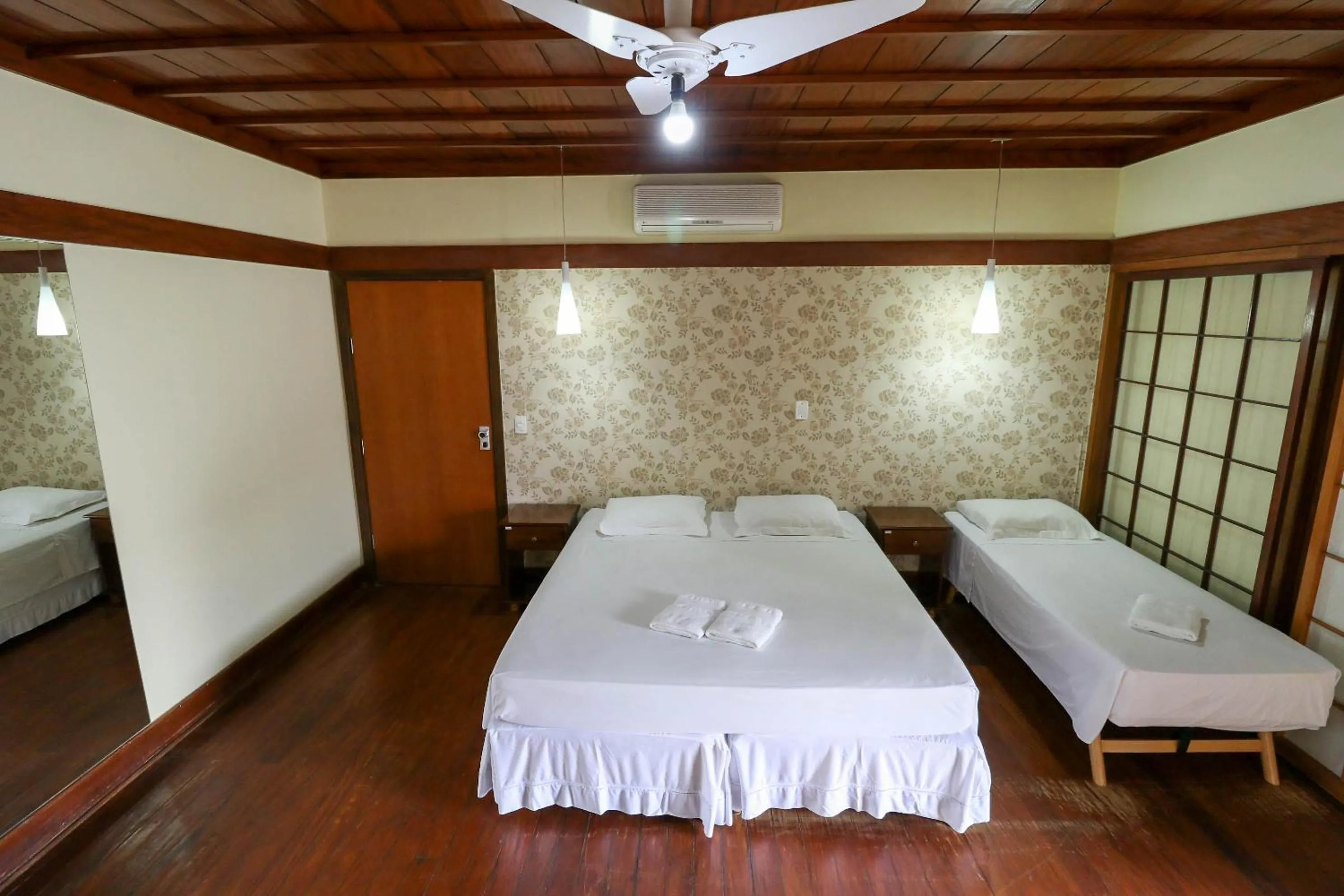 Bed in Charme Hotel Guarujá Frente Mar