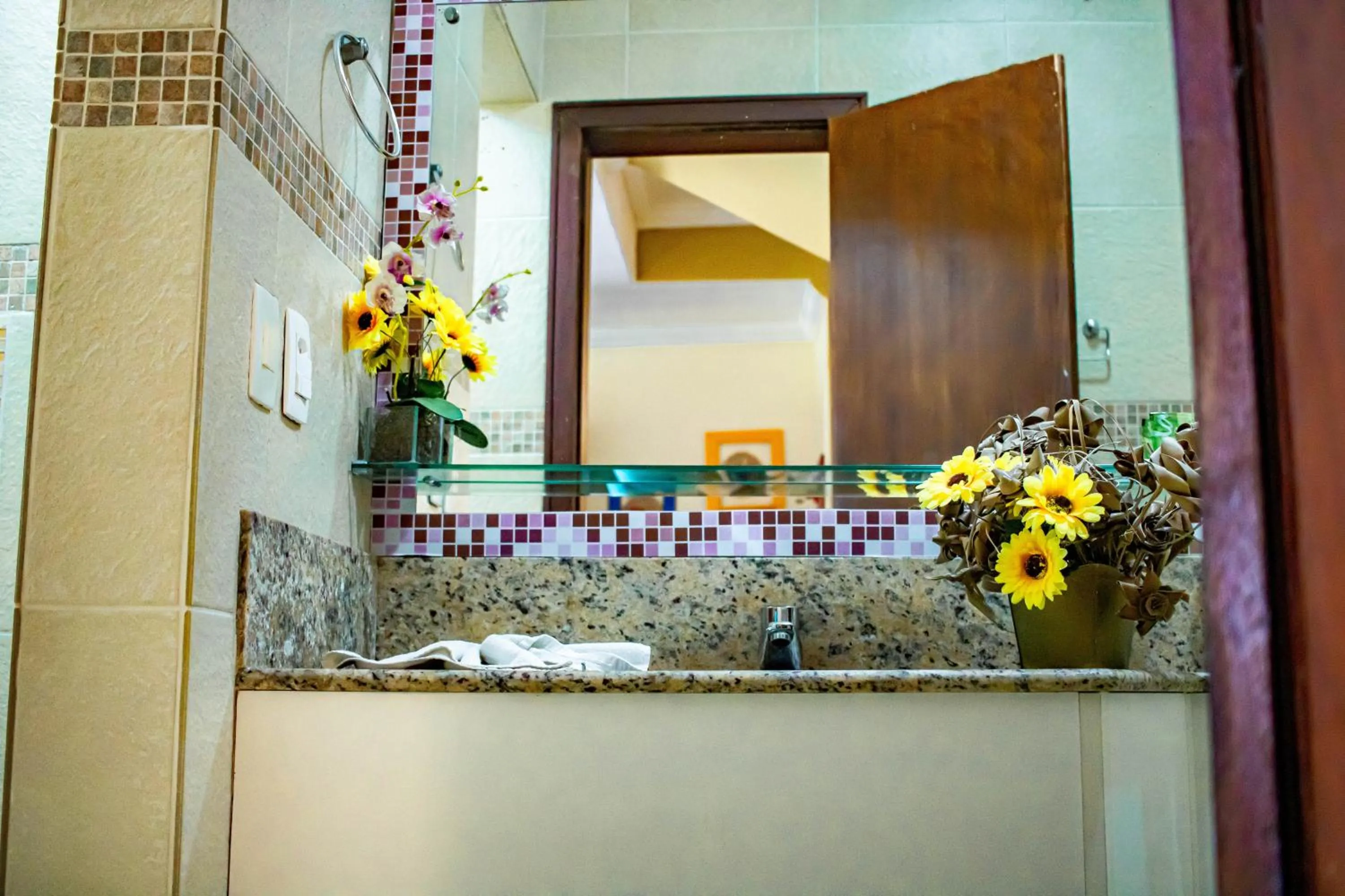 Bathroom in Castelo Beach Hotel