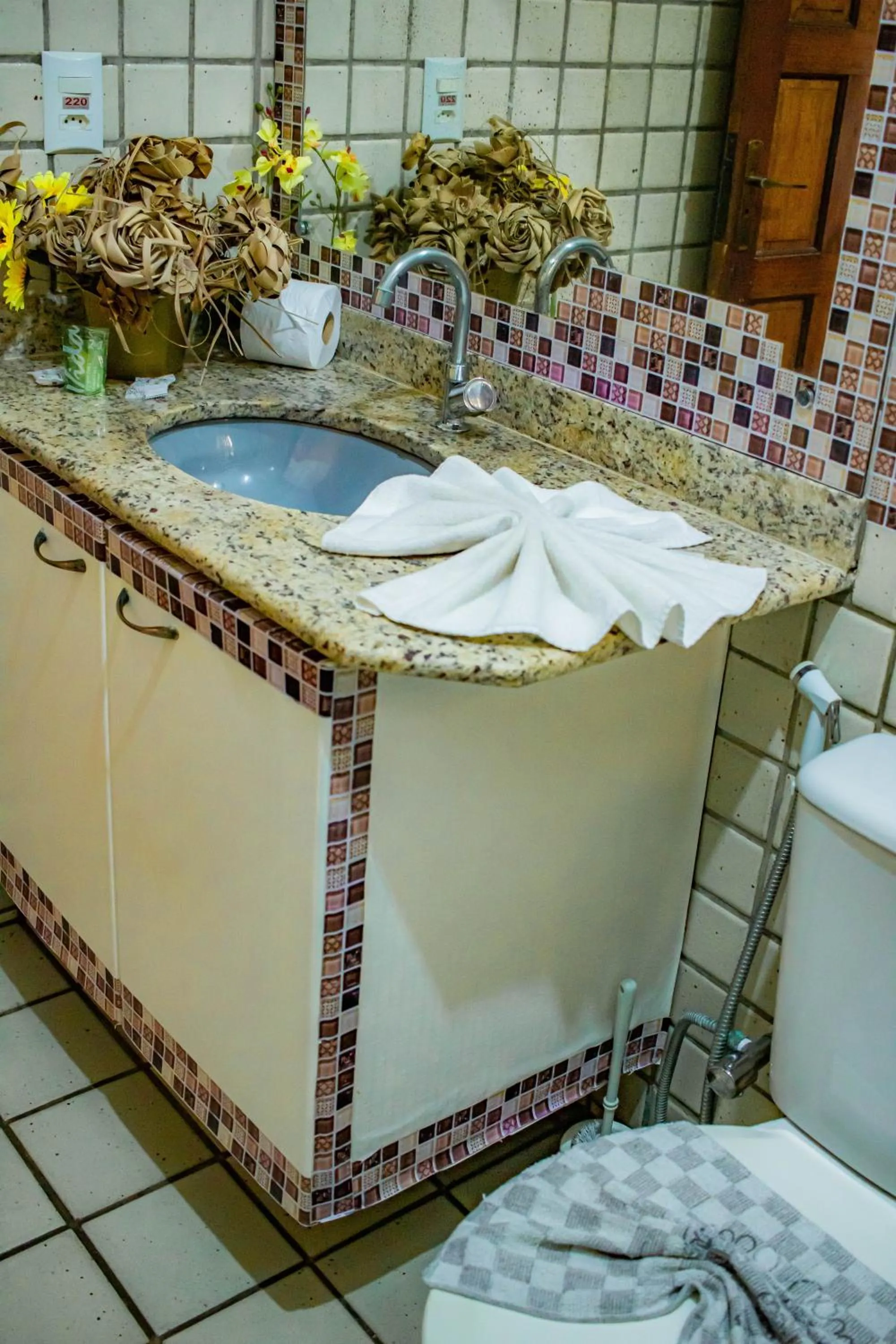 Bathroom in Castelo Beach Hotel