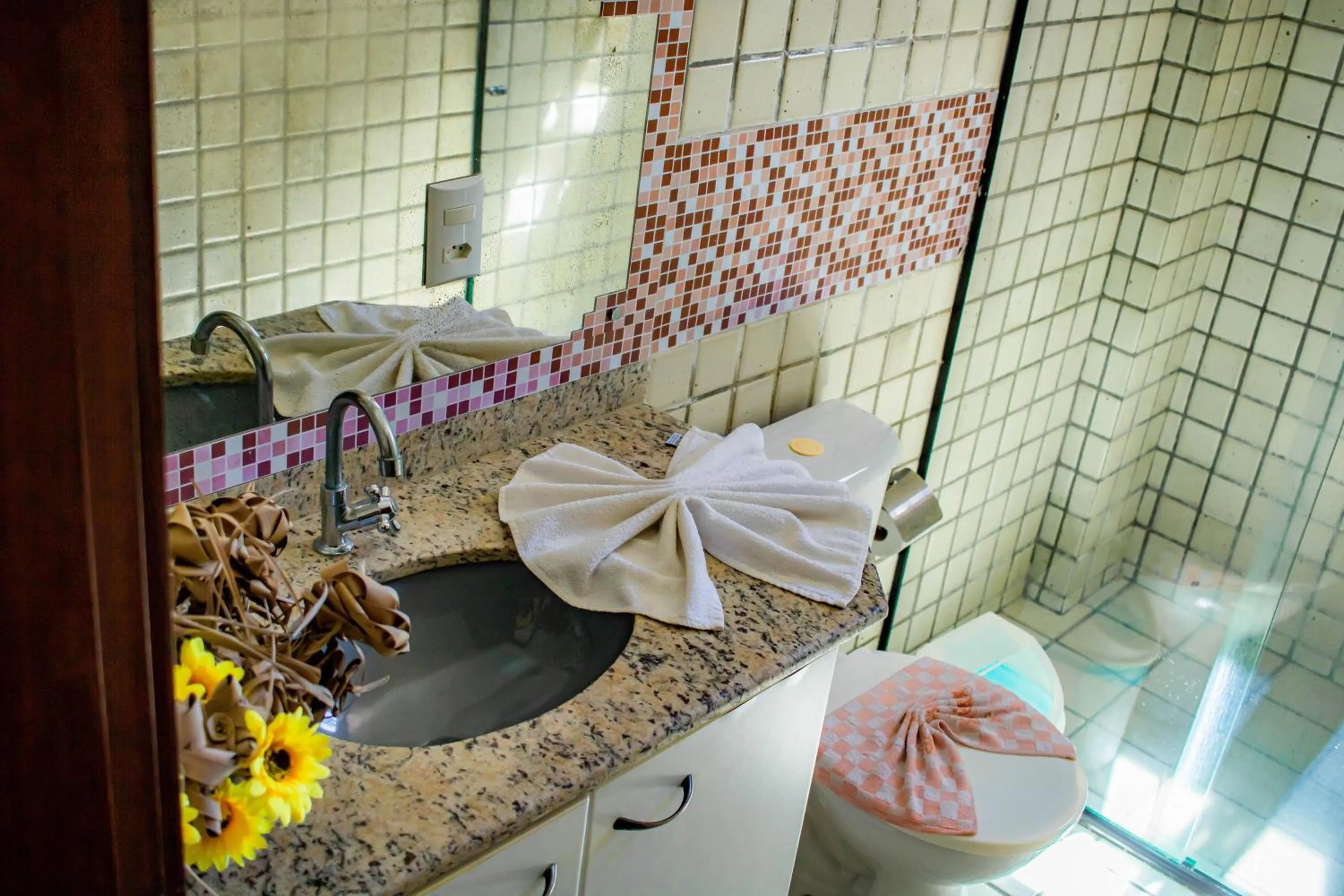 Bathroom in Castelo Beach Hotel