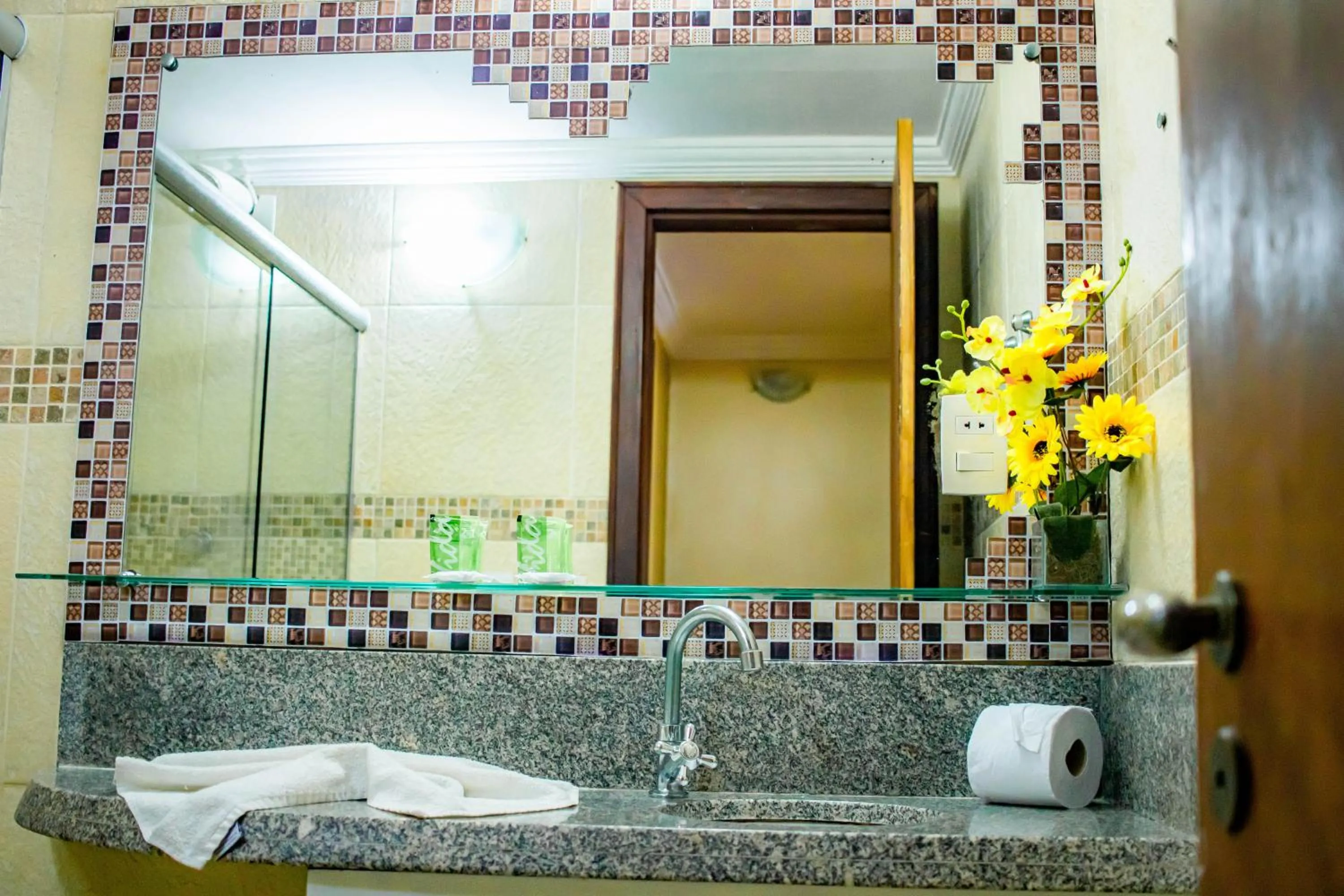 Bathroom in Castelo Beach Hotel