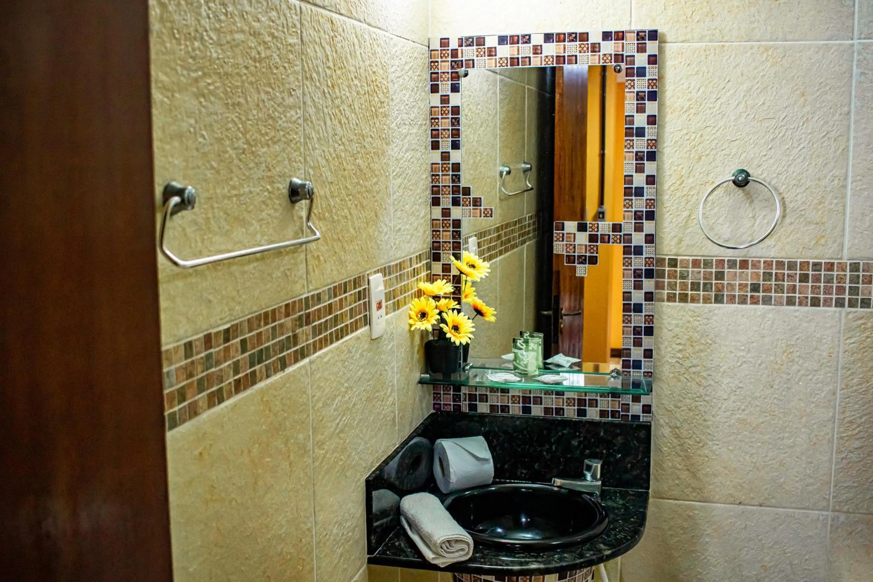 Bathroom in Castelo Beach Hotel
