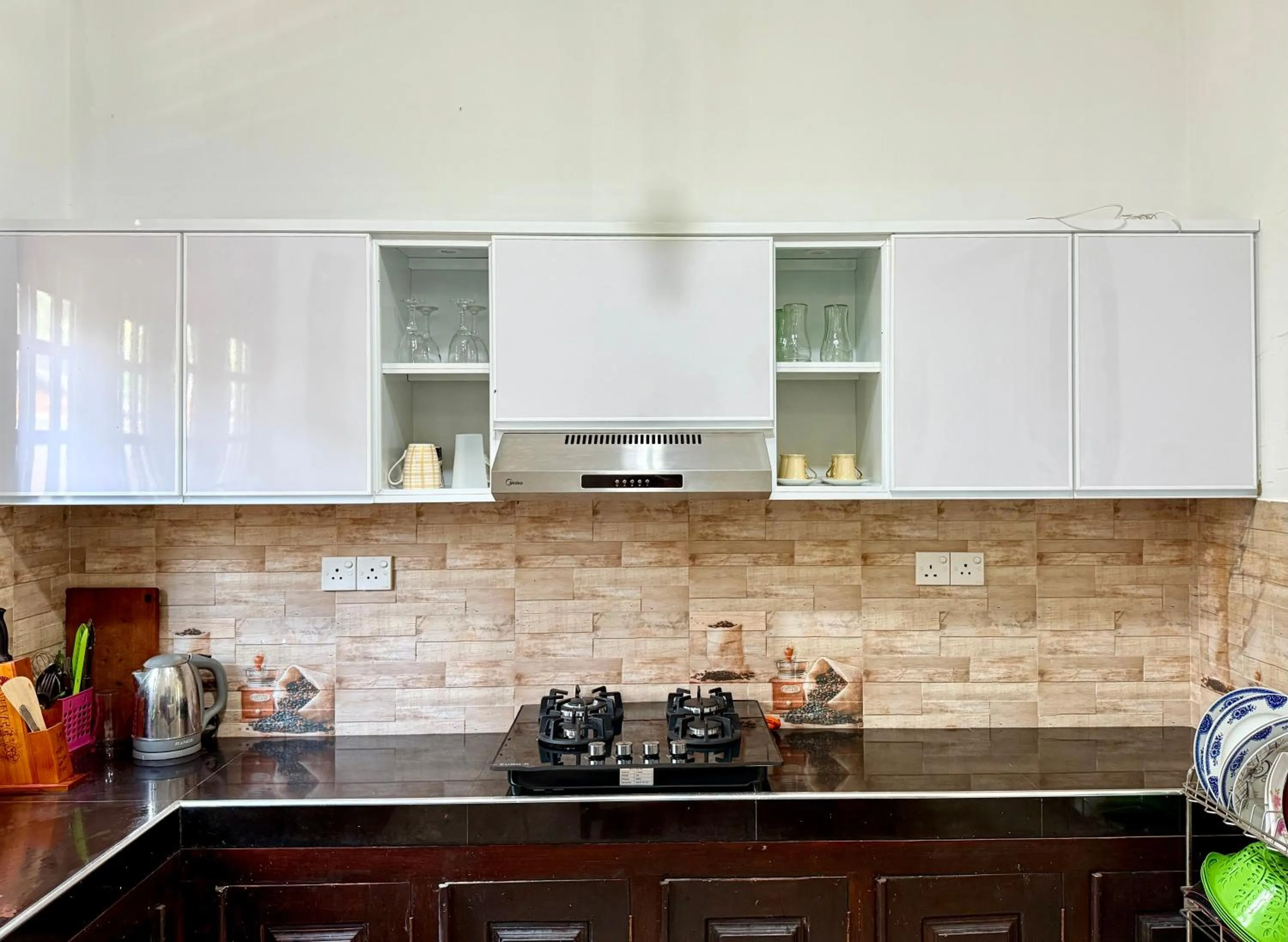 Kitchen or kitchenette in Sasmika Villa Surf and Yoga Hostel