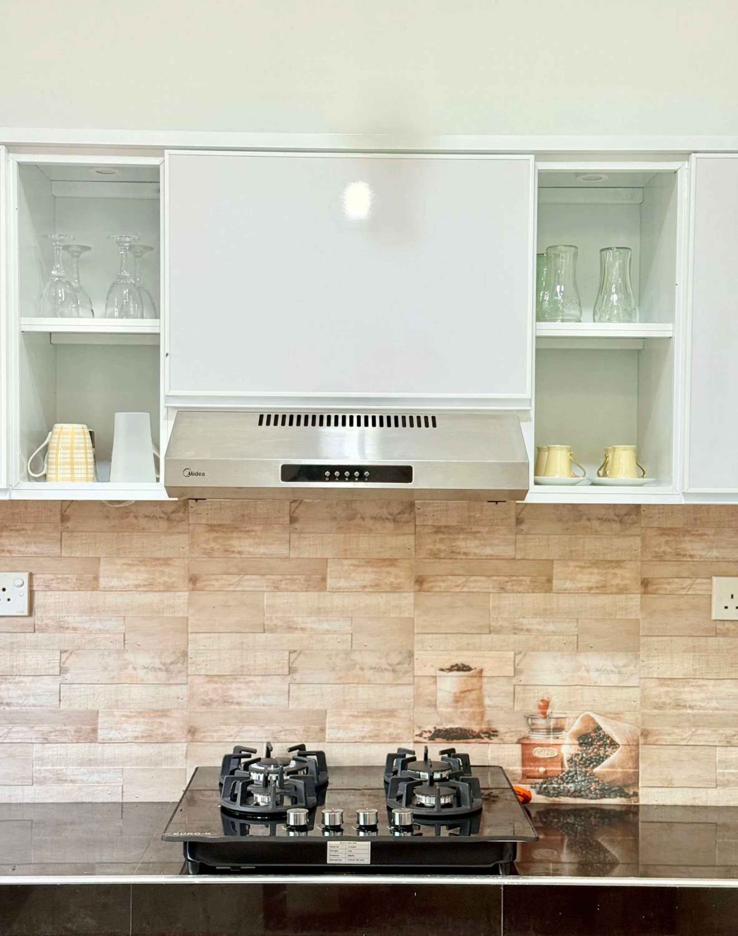 Kitchen or kitchenette in Sasmika Villa Surf and Yoga Hostel